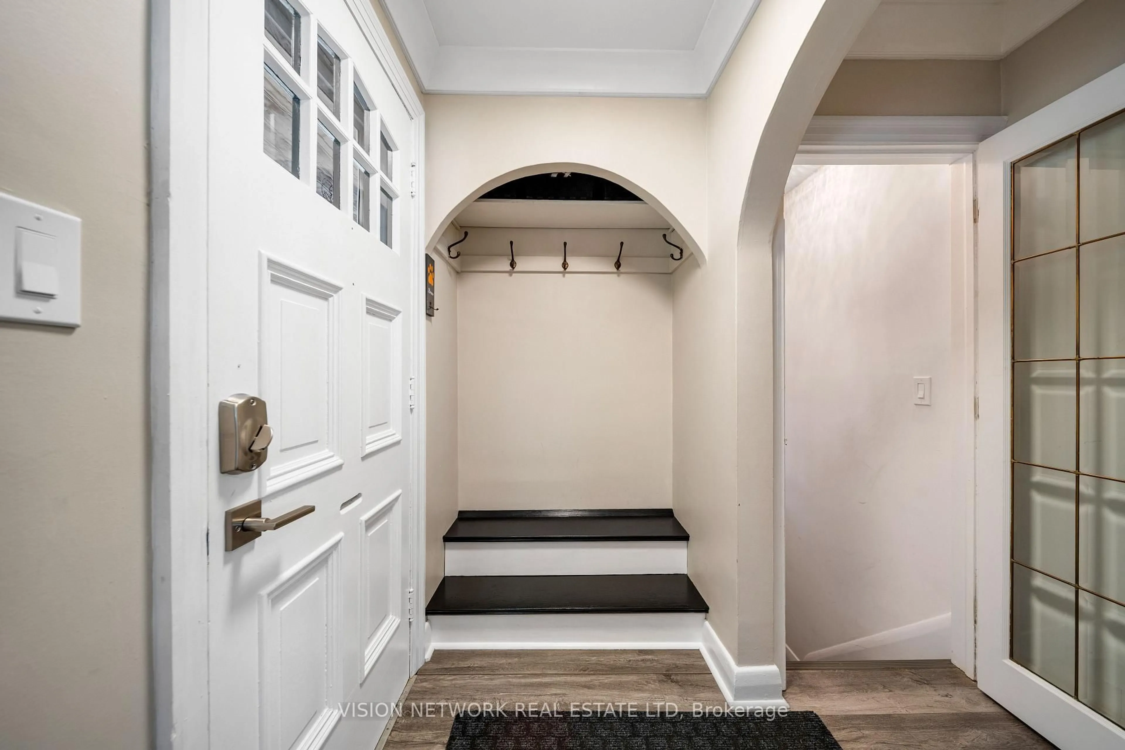 Indoor entryway for 61 Langarth St, London South Ontario N6C 1Y9