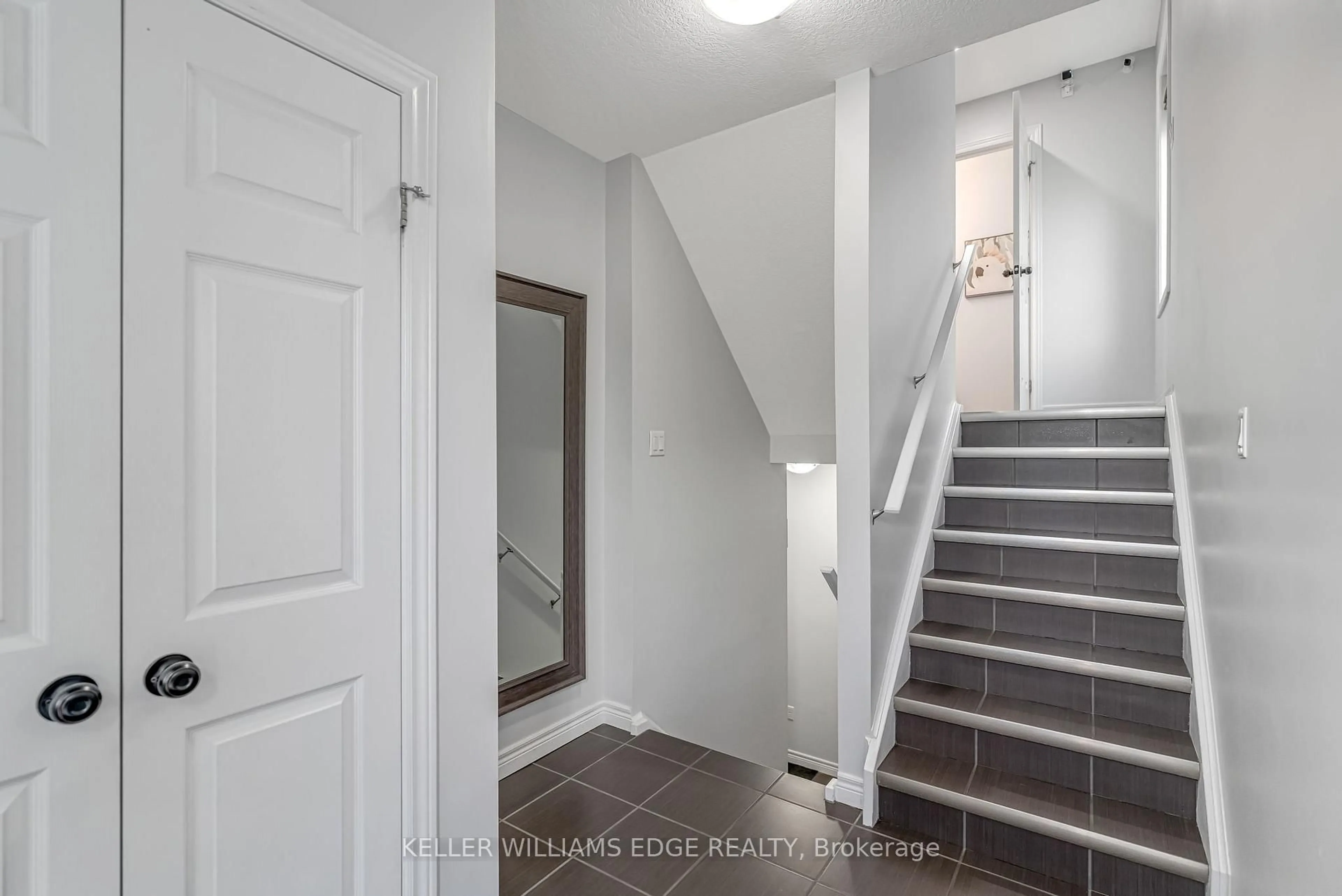 Indoor entryway for 19 Oakes Cres, Guelph Ontario N1E 0J6