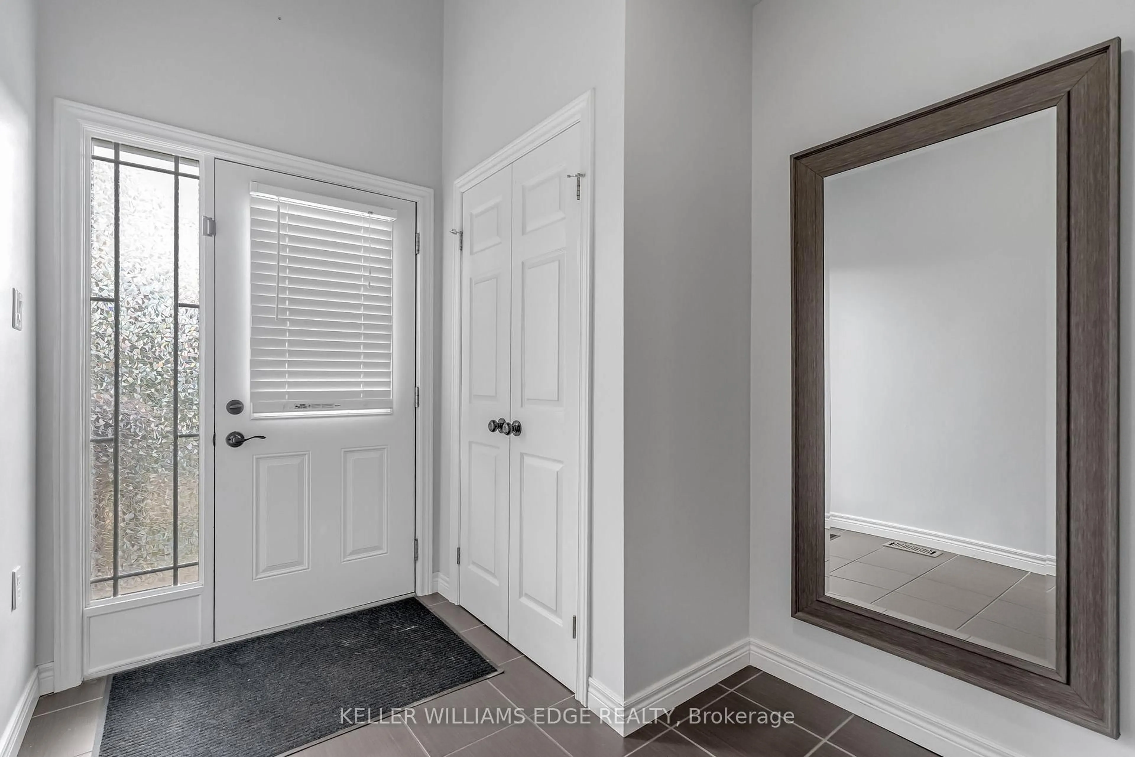 Indoor entryway for 19 Oakes Cres, Guelph Ontario N1E 0J6