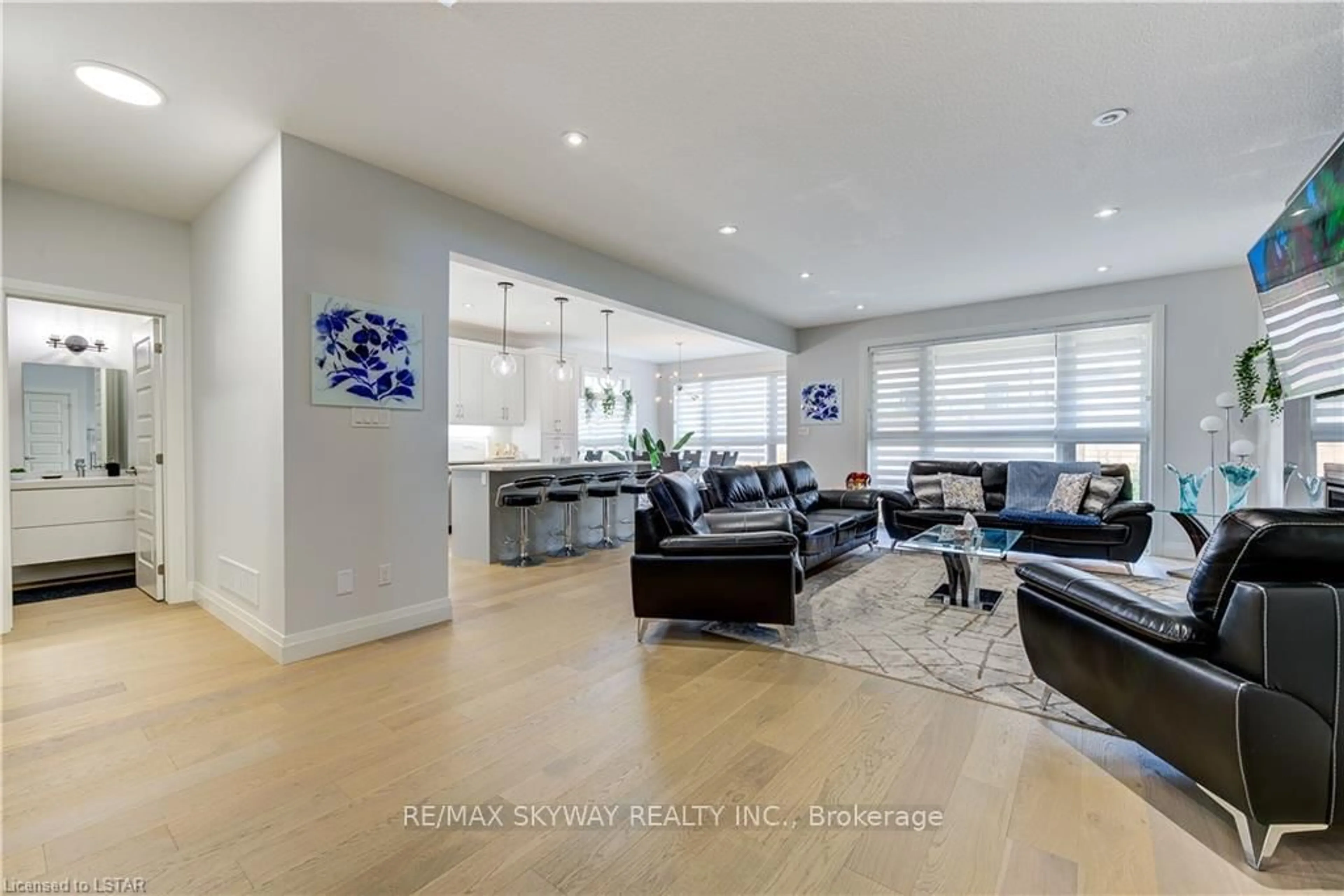 Living room with furniture, unknown for 1774 Brunson Way, London South Ontario N6K 0H1