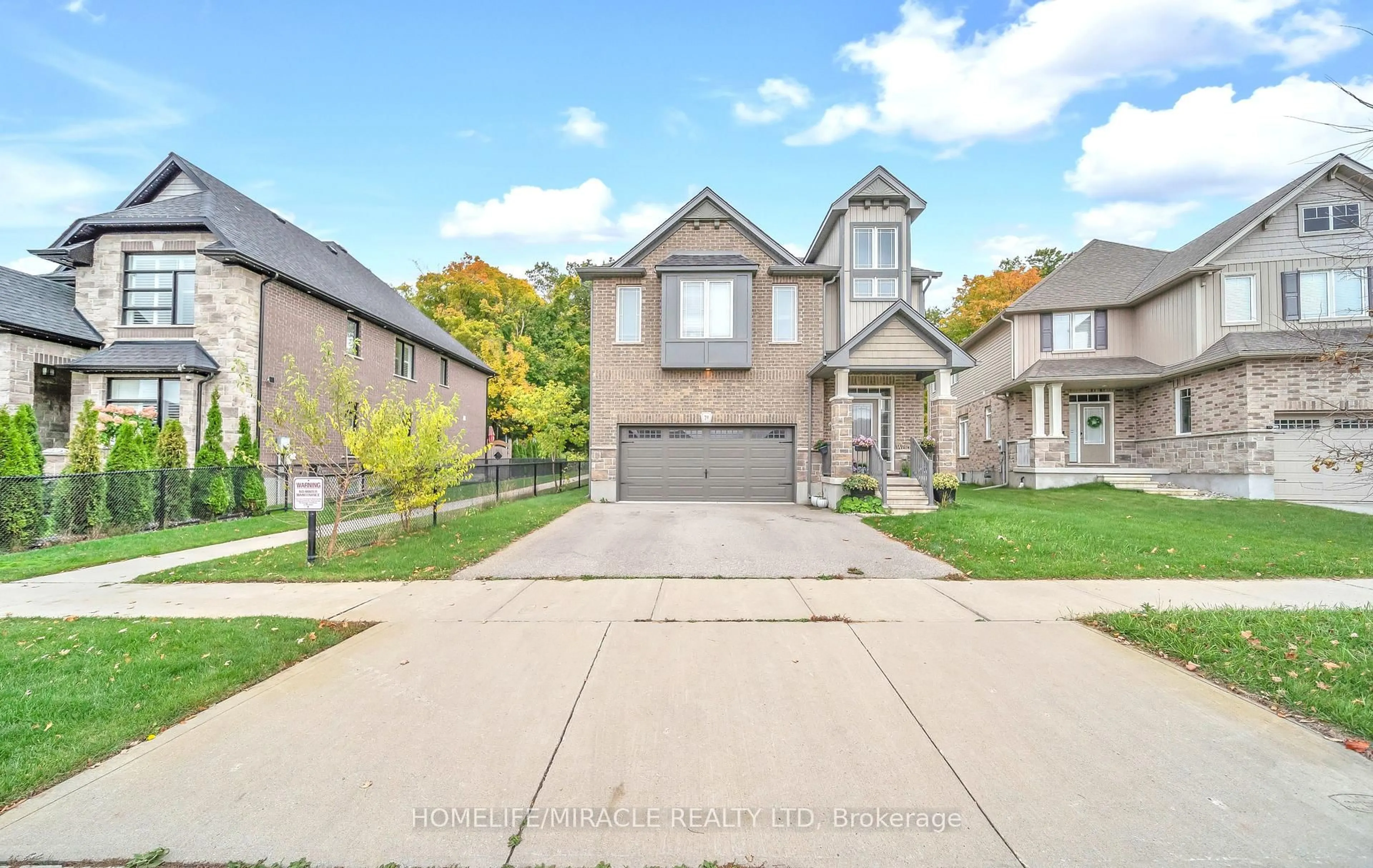 A pic from outside/outdoor area/front of a property/back of a property/a pic from drone, street for 79 Elmbank Tr, Kitchener Ontario N2R 0H1