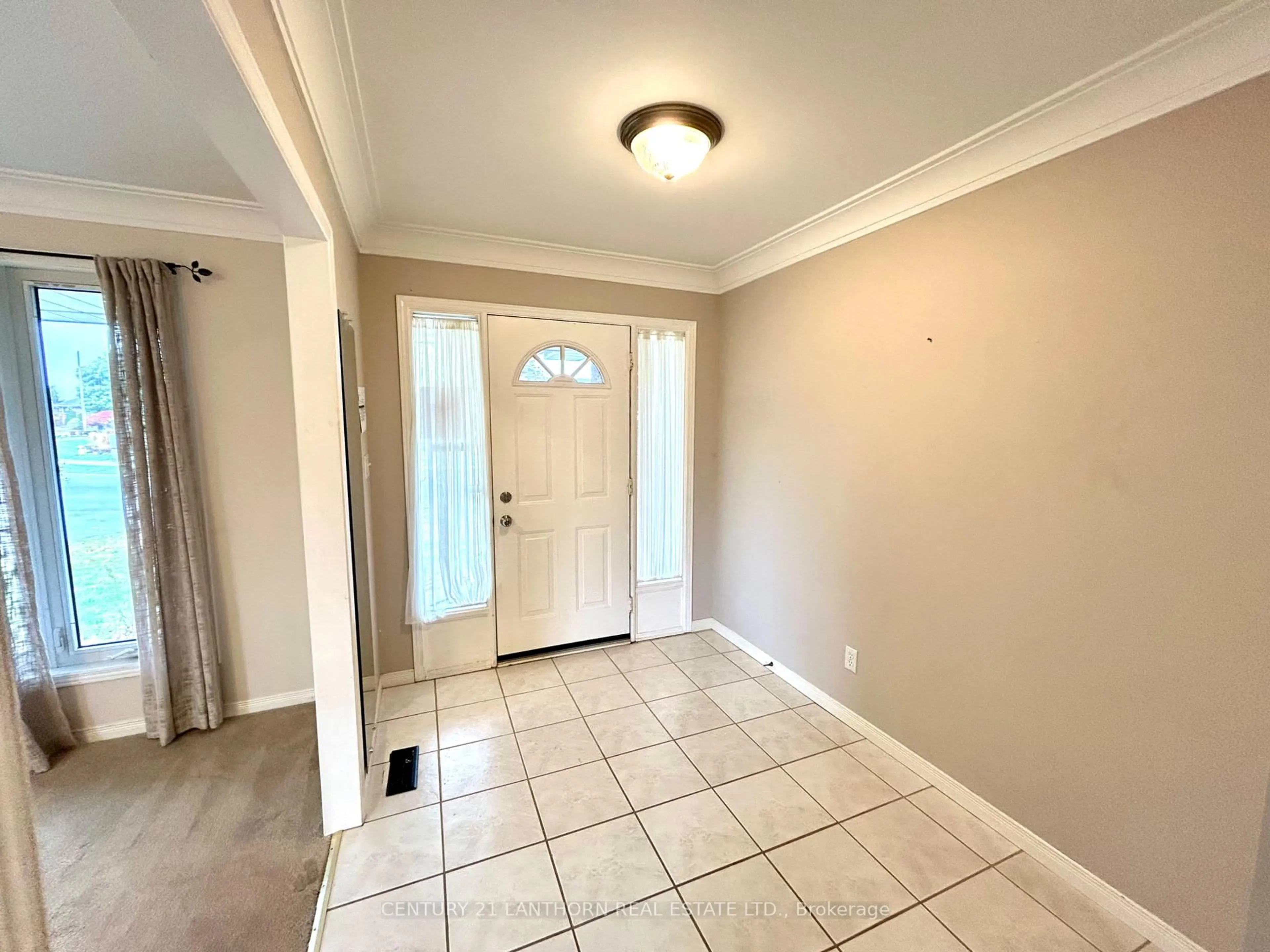 Indoor entryway for 11 Sumac Terr, Belleville Ontario K8N 5X6