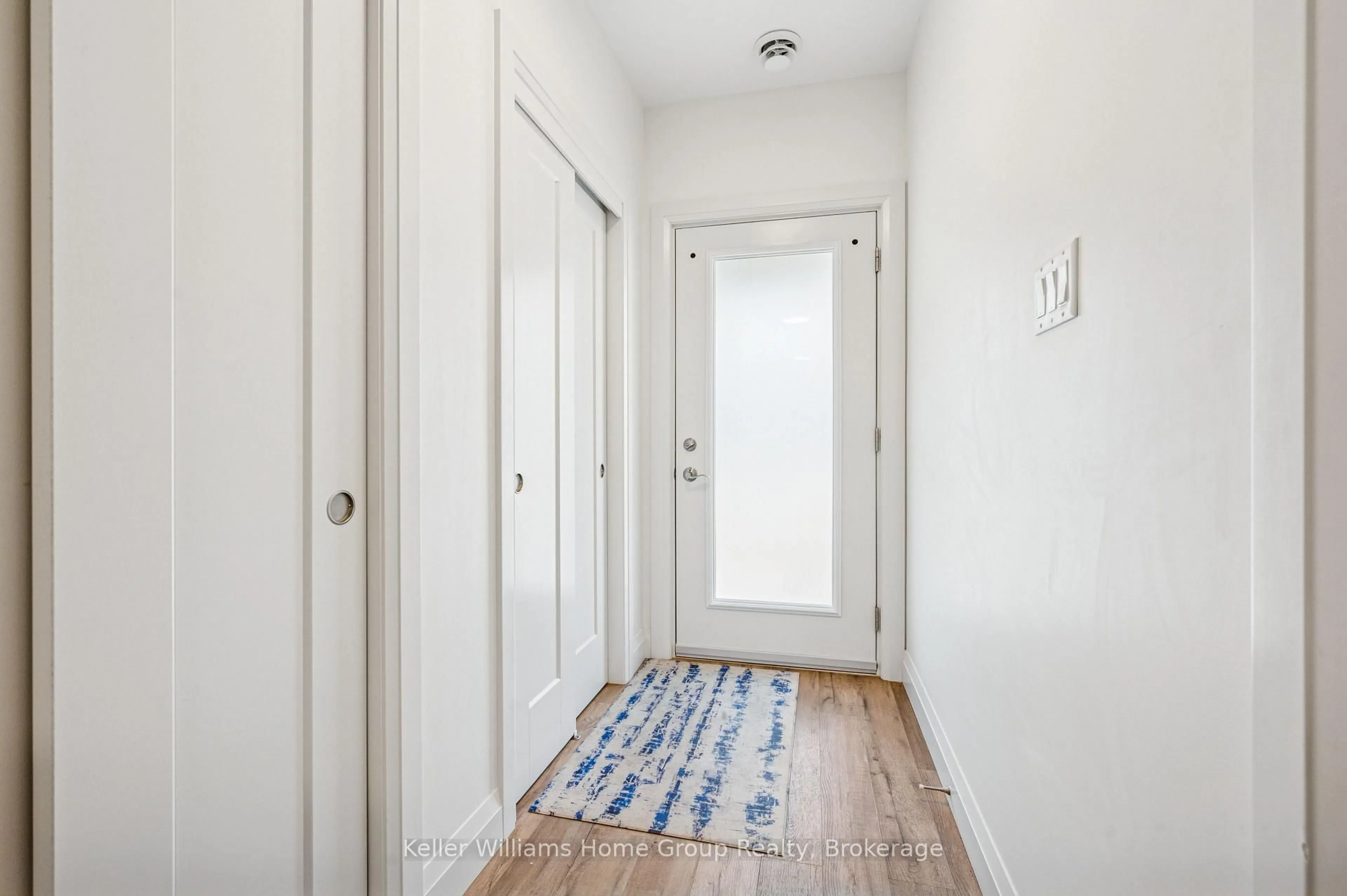Indoor entryway for 76 South Dr, Kitchener Ontario N2M 4B6
