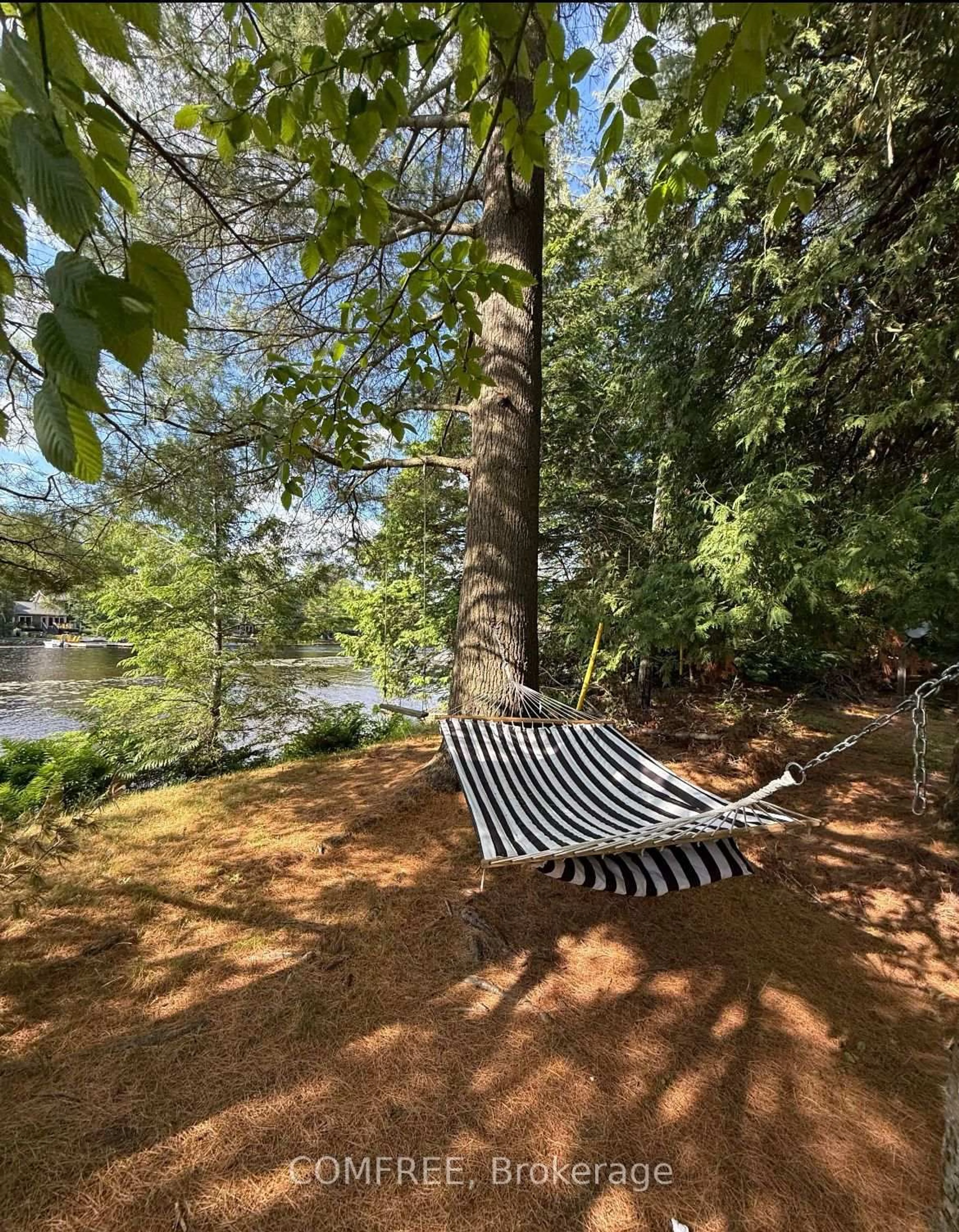 Patio, water/lake/river/ocean view for 30 Mcvittle Island, Bracebridge Ontario P1L 1W8
