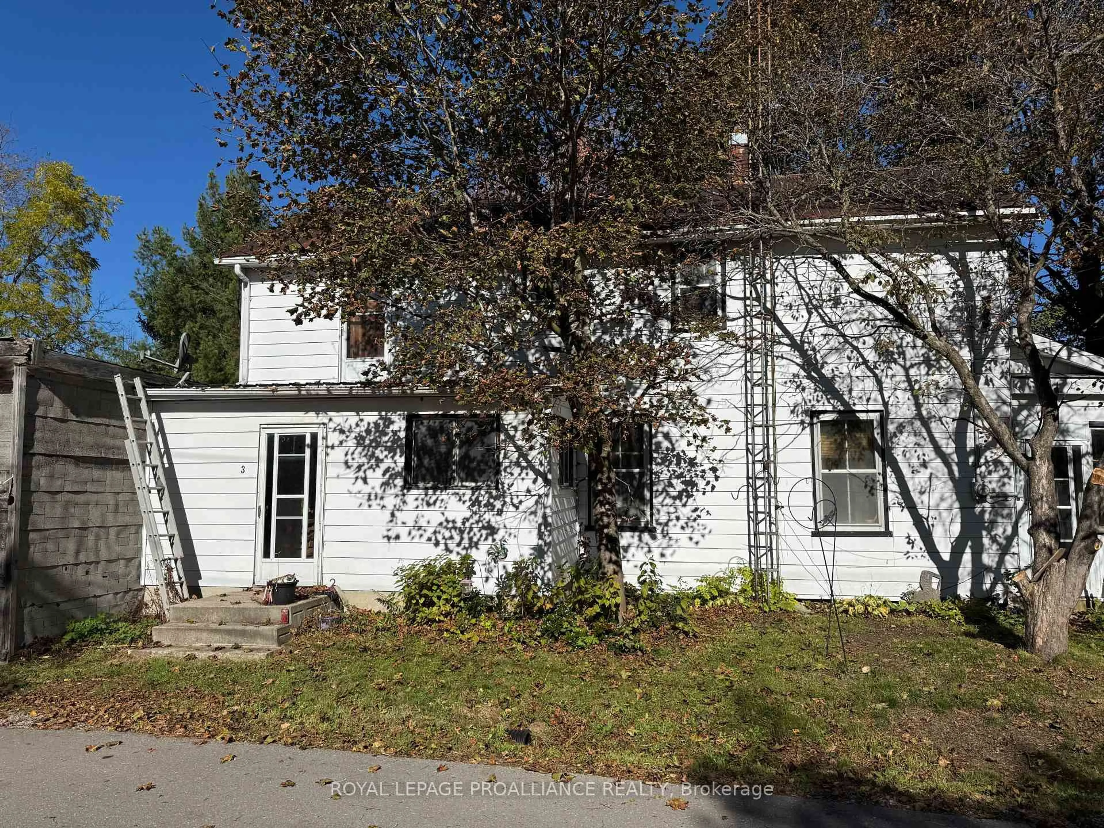 Unknown for 3 Gore St, Kawartha Lakes Ontario L0A 1A0
