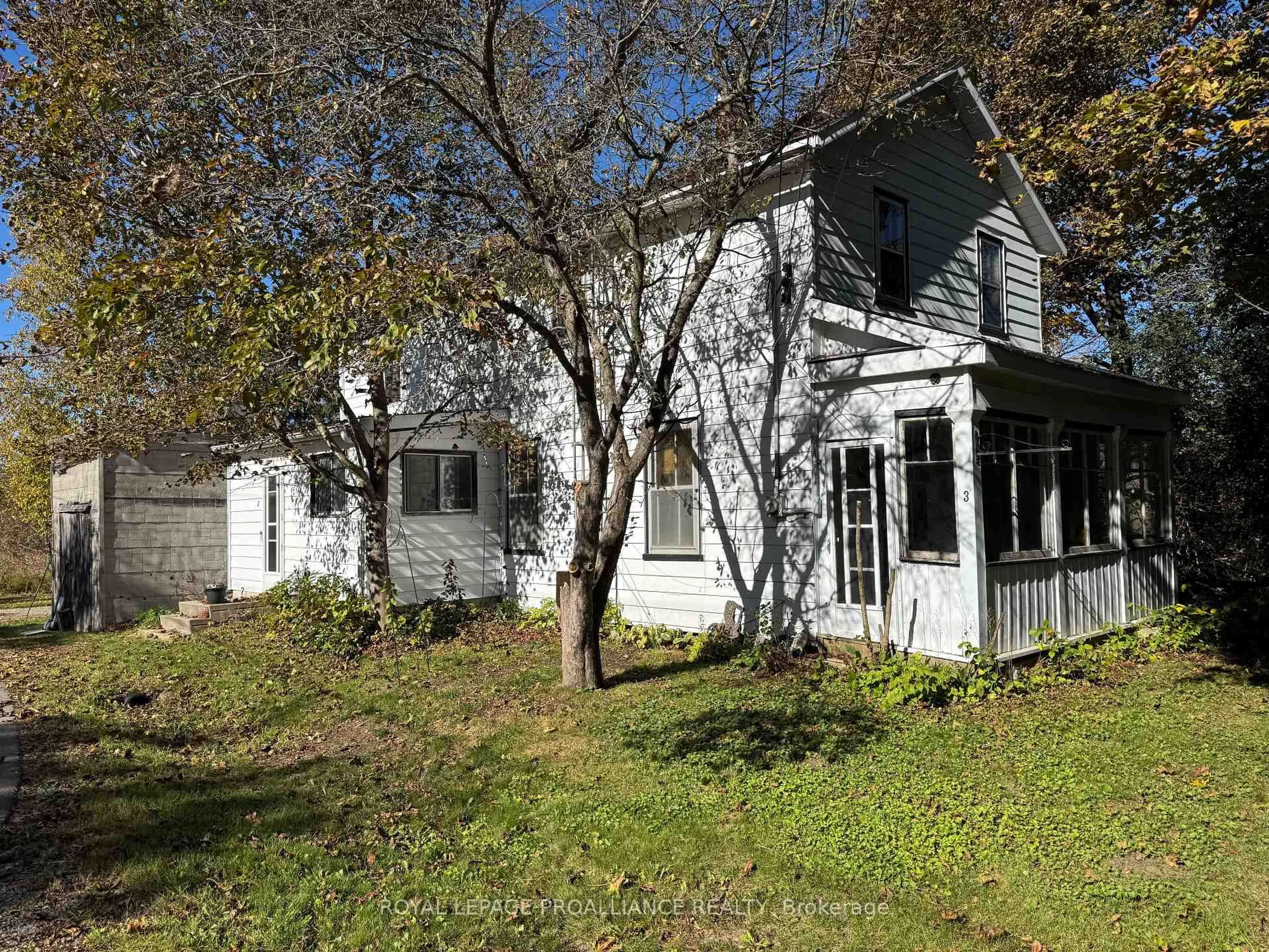 A pic from outside/outdoor area/front of a property/back of a property/a pic from drone, street for 3 Gore St, Kawartha Lakes Ontario L0A 1A0