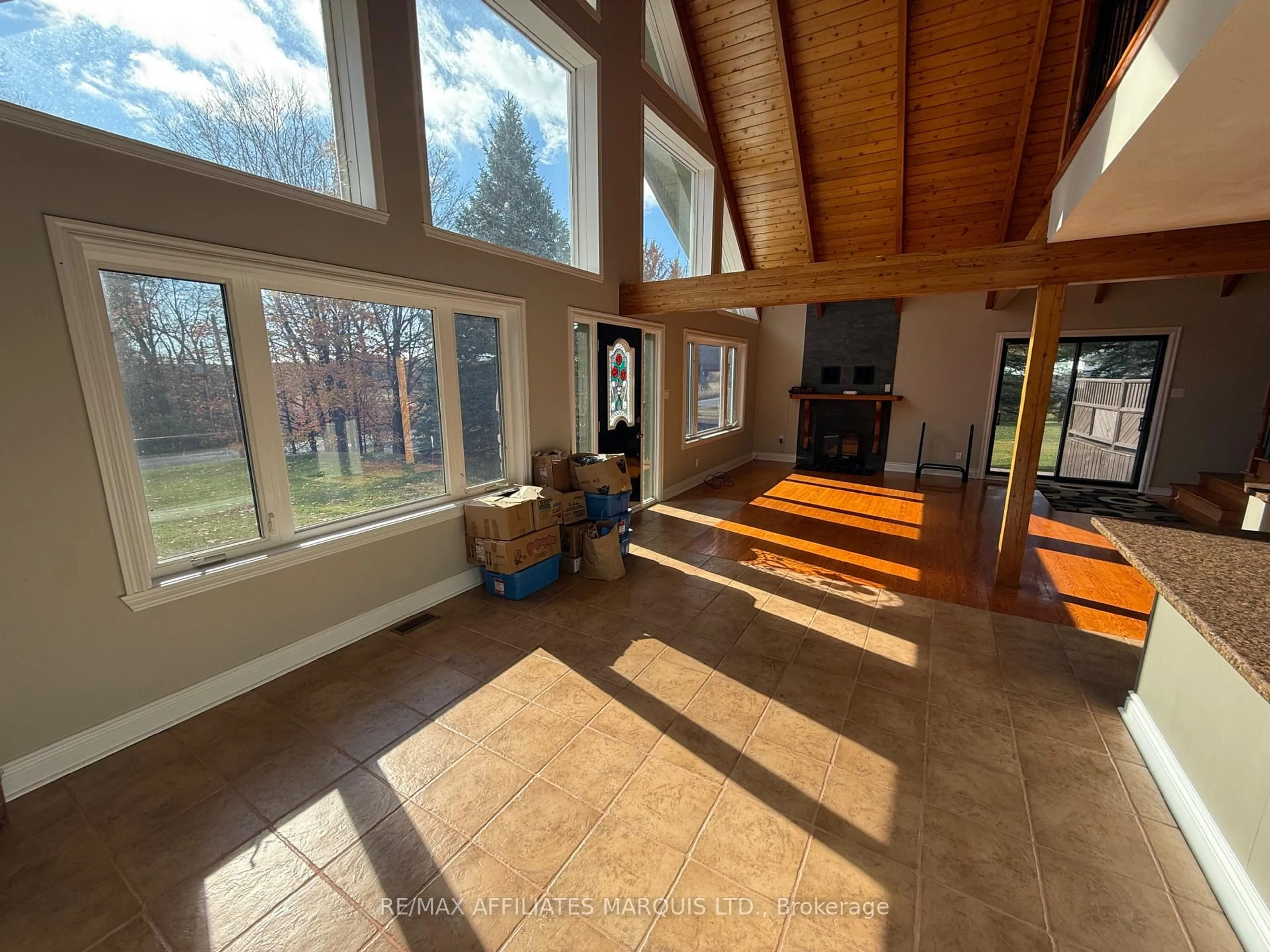 Indoor entryway for 16855 County Rd 18 Rd, South Stormont Ontario K0C 2A0