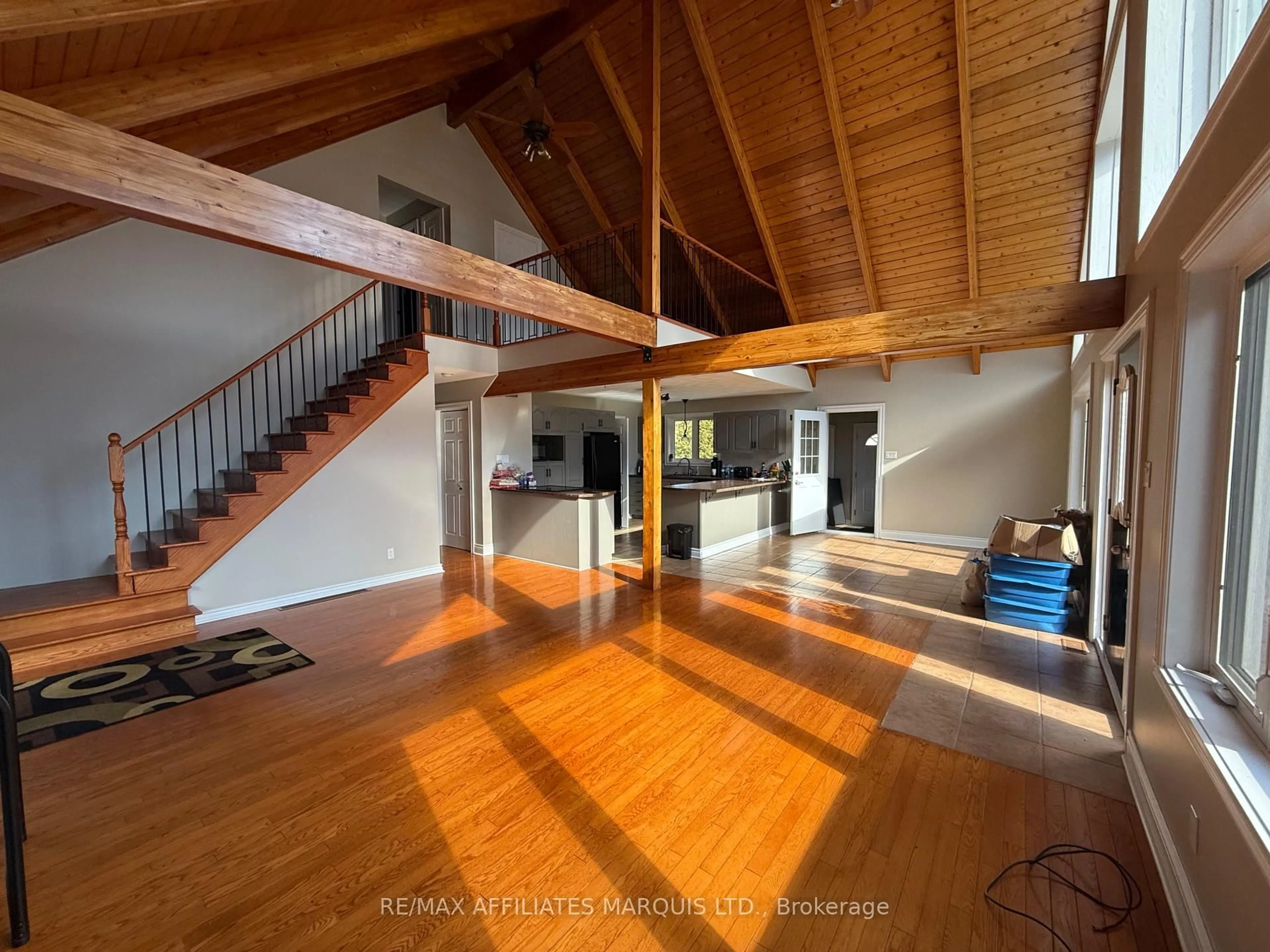 Indoor foyer for 16855 County Rd 18 Rd, South Stormont Ontario K0C 2A0