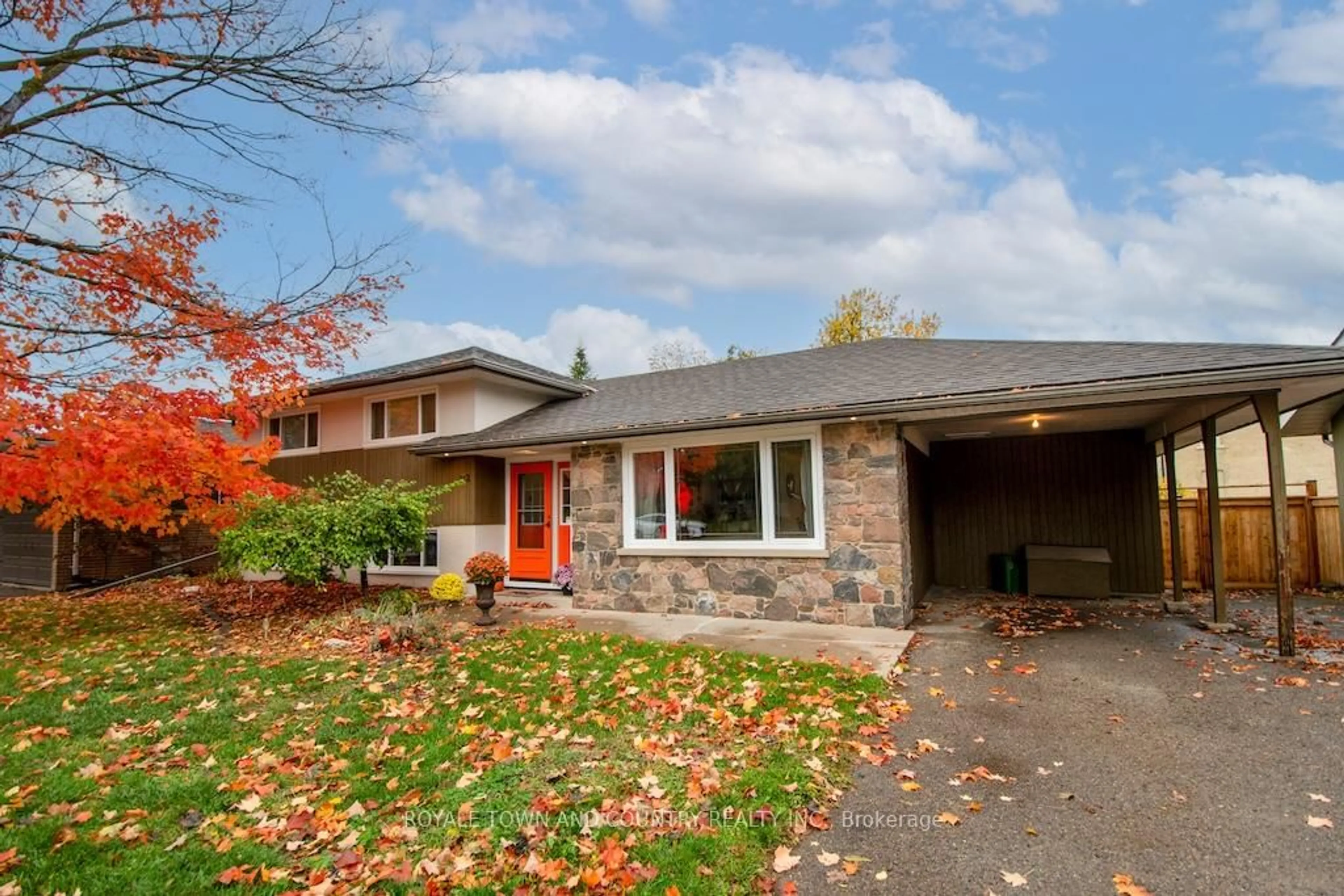 Home with brick exterior material, street for 112 Adelaide St, Kawartha Lakes Ontario K9V 4L9