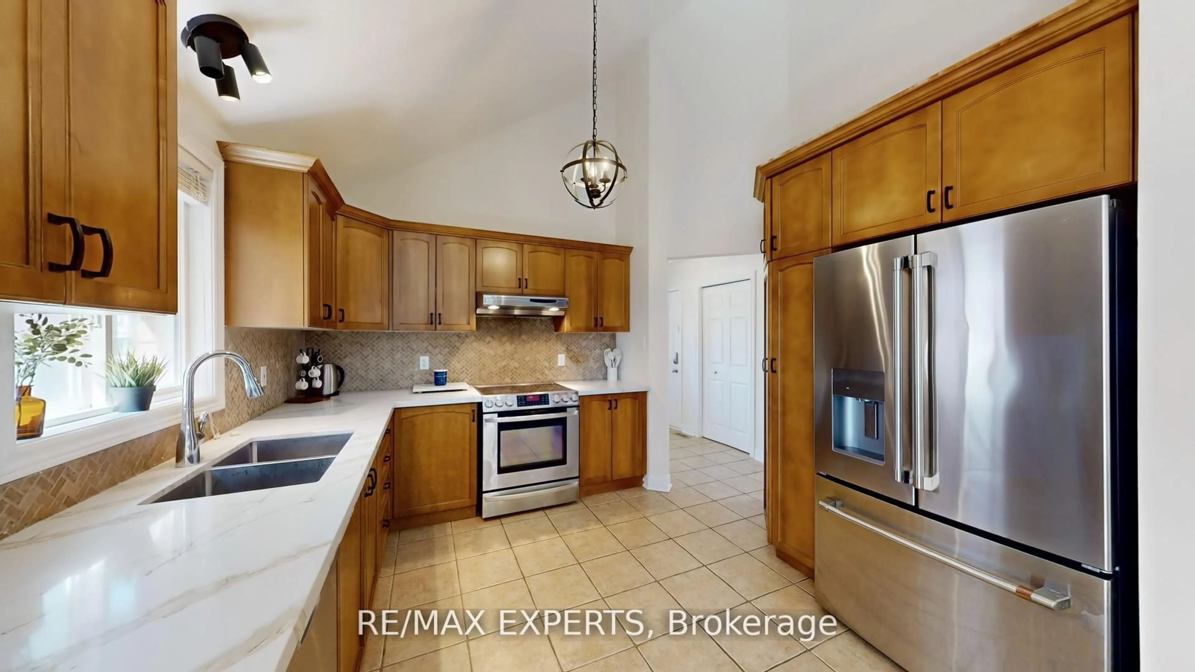 Open concept kitchen, ceramic/tile floor for 11 Wilton Rd, Guelph Ontario N1E 7L5