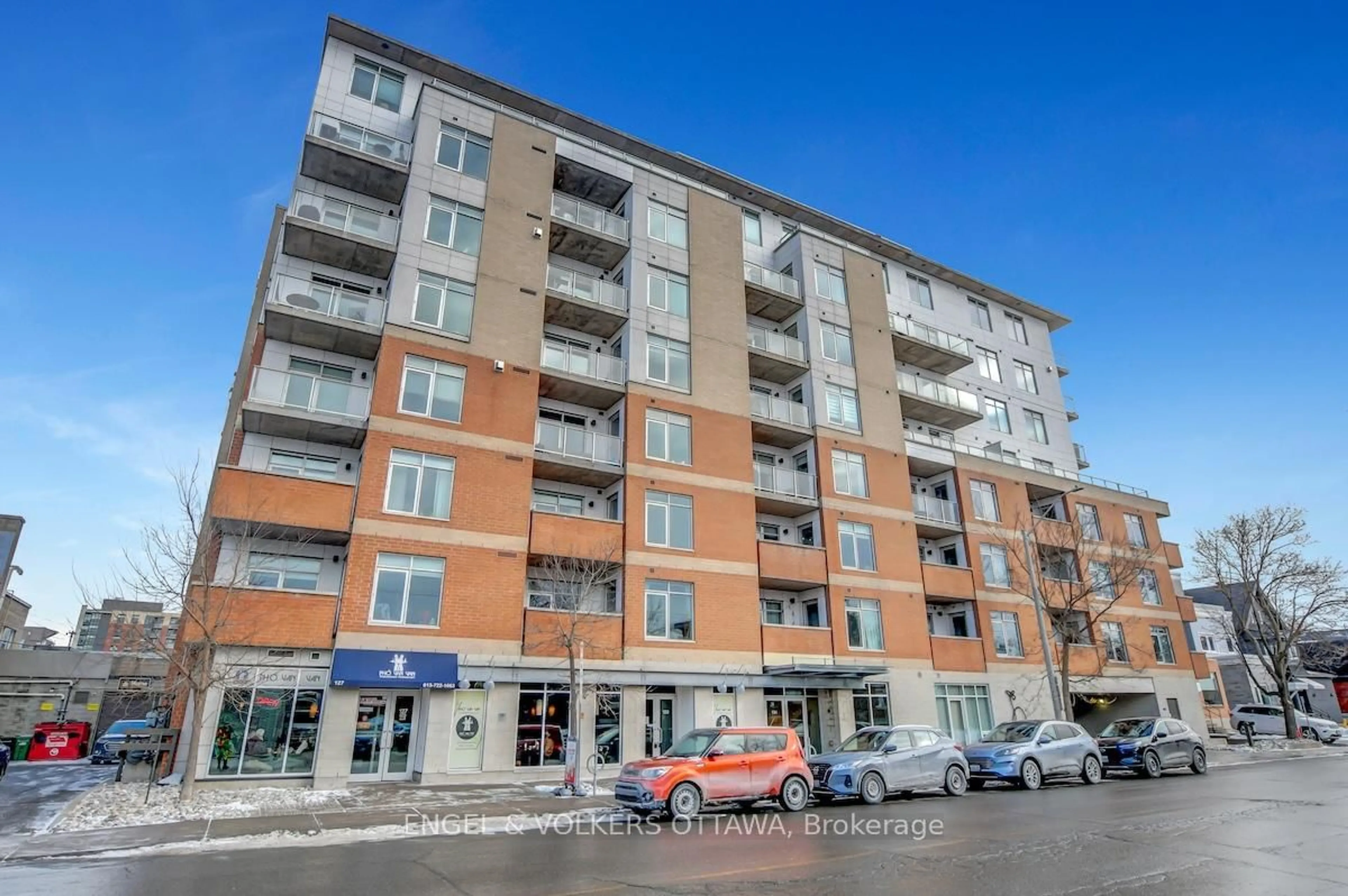 Patio, street for 131 Holland Ave #404, Ottawa Ontario K1Y 3A2