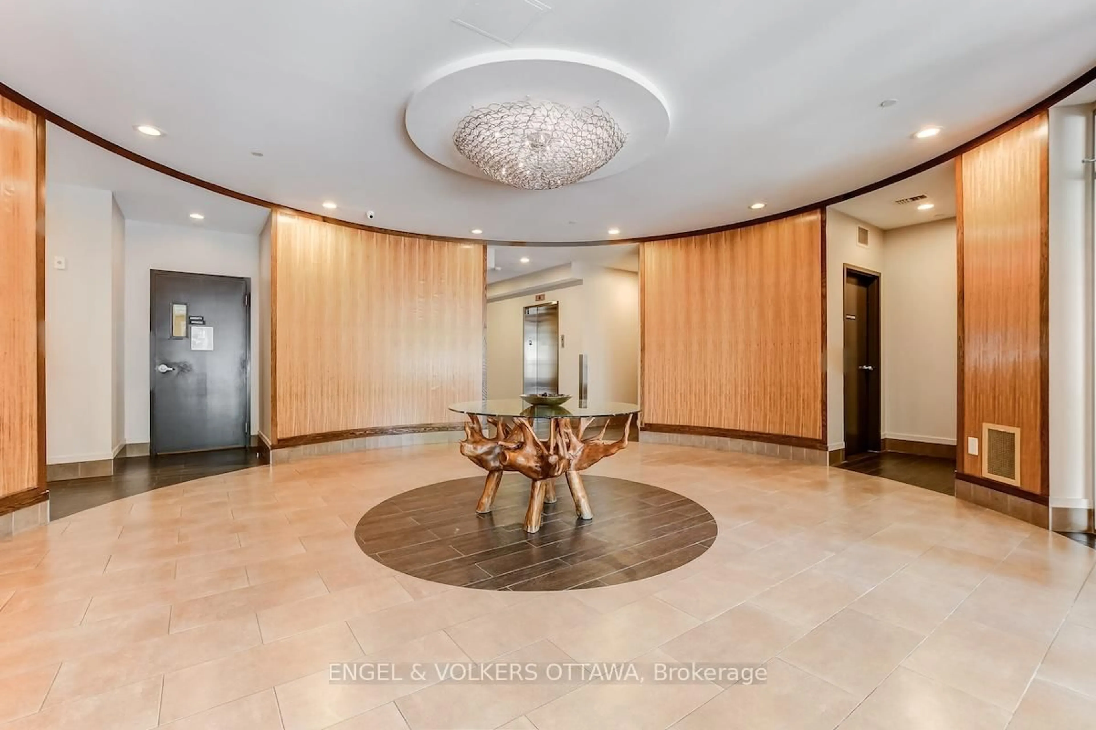 Lobby for 131 Holland Ave #404, Ottawa Ontario K1Y 3A2