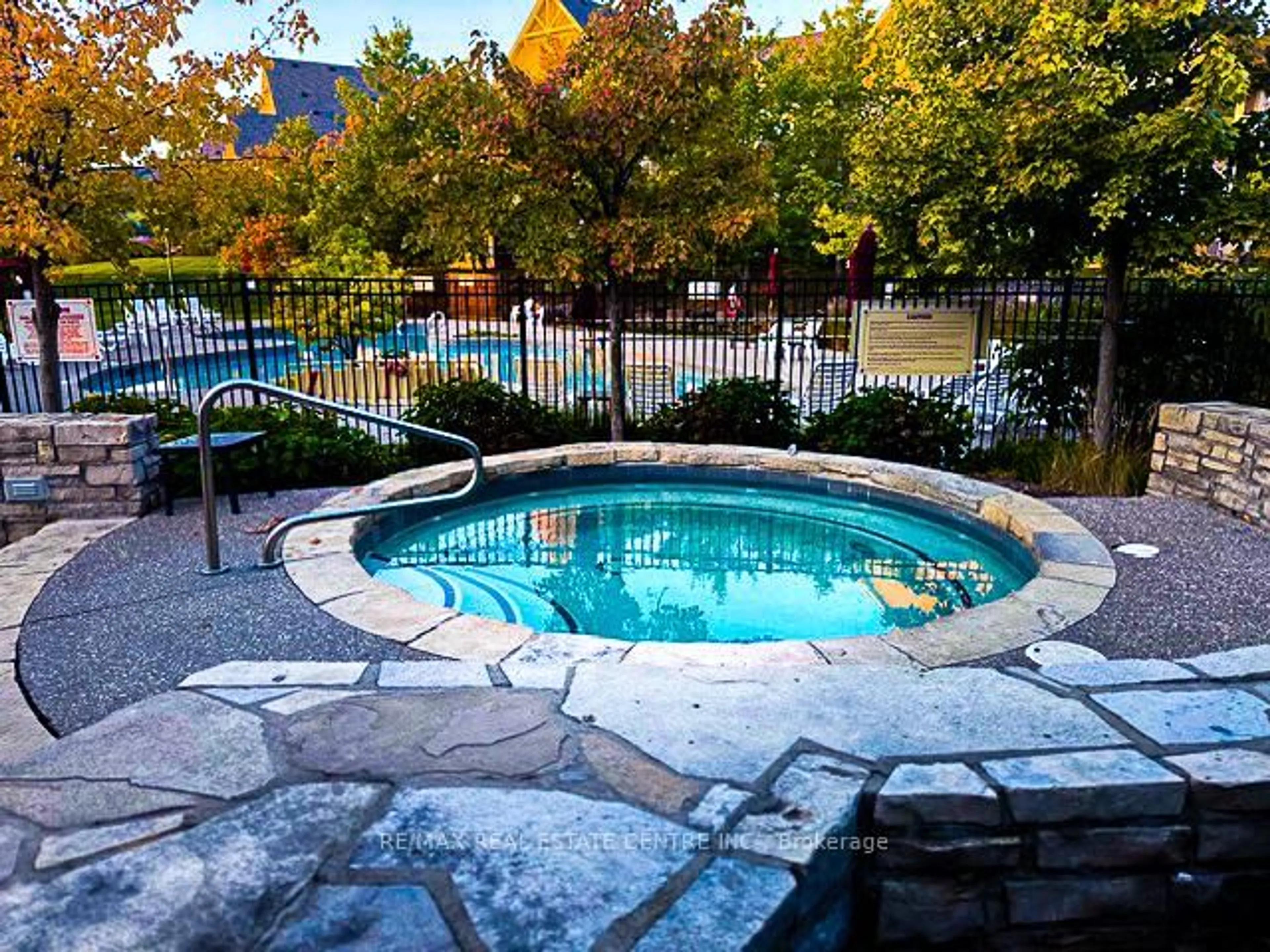 Pool for 125 FAIRWAY Crt #228, Blue Mountains Ontario L9Y 0P8
