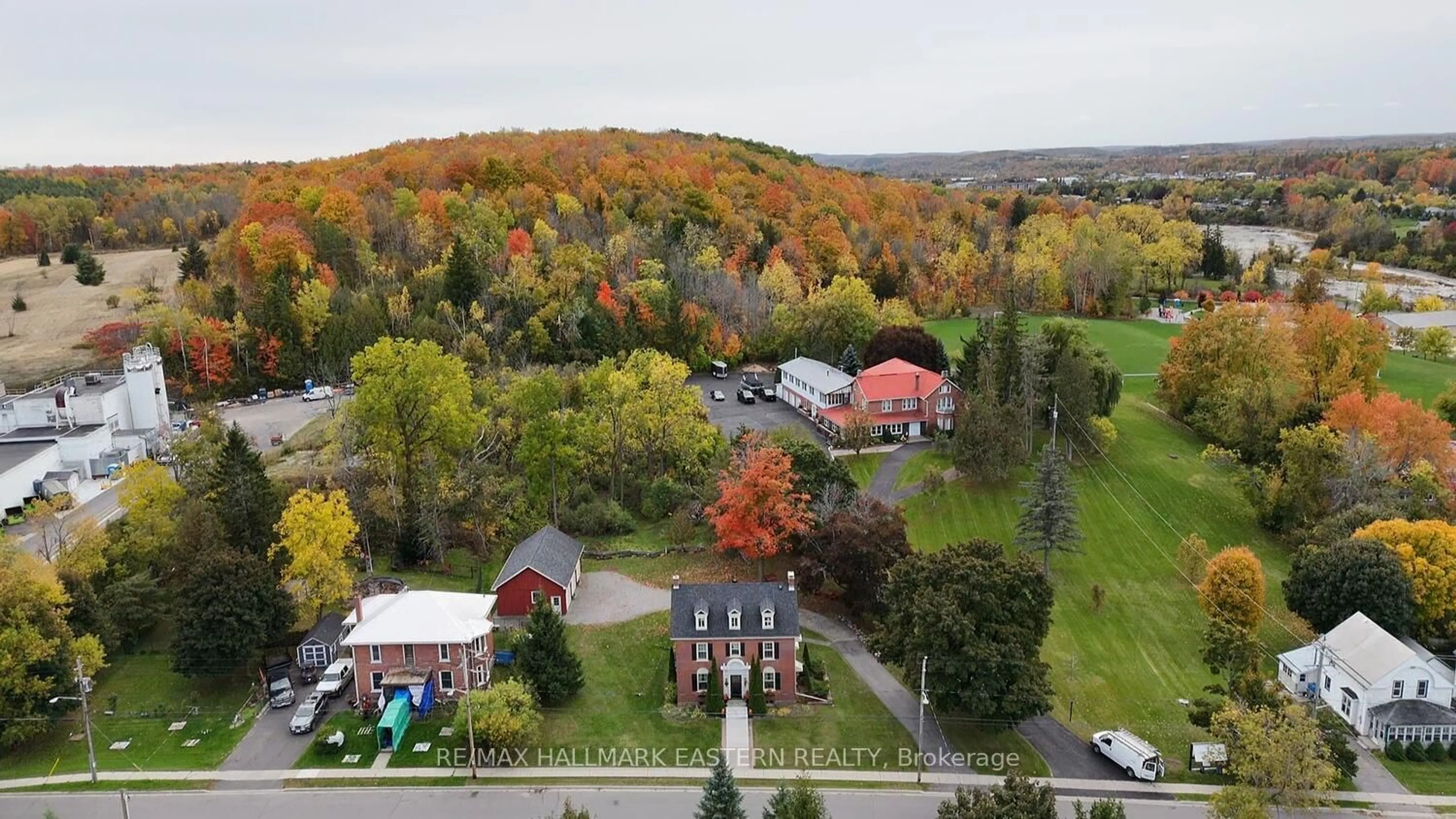 A pic from outside/outdoor area/front of a property/back of a property/a pic from drone, mountain view for 81 Second St, Trent Hills Ontario K0L 1L0