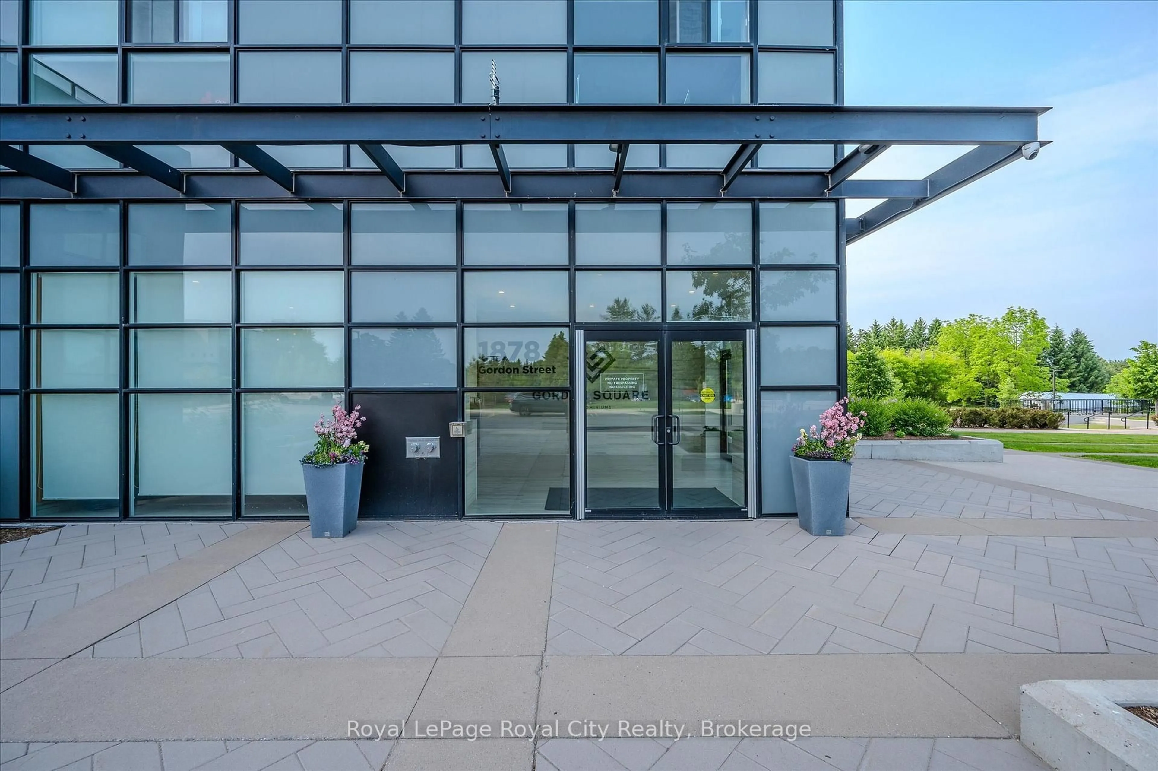 Indoor foyer for 1878 Gordon St #409, Guelph Ontario N1L 0P4