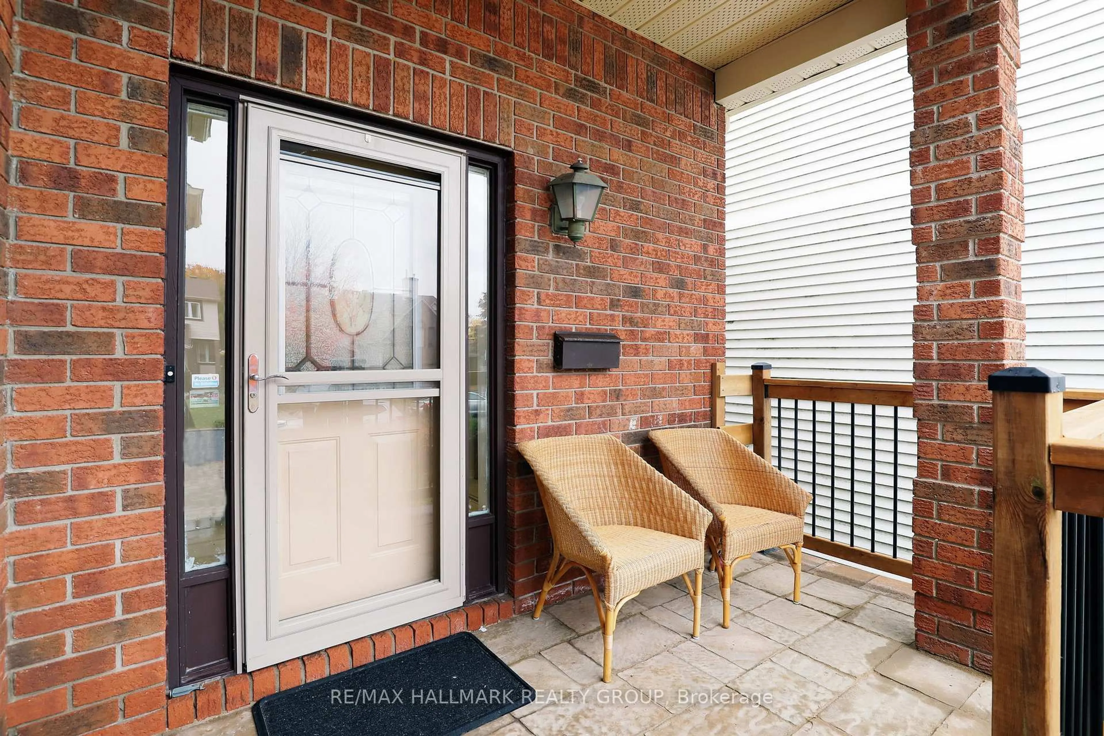 Unknown for 6 Robina Ave, Ottawa Ontario K2H 9R3