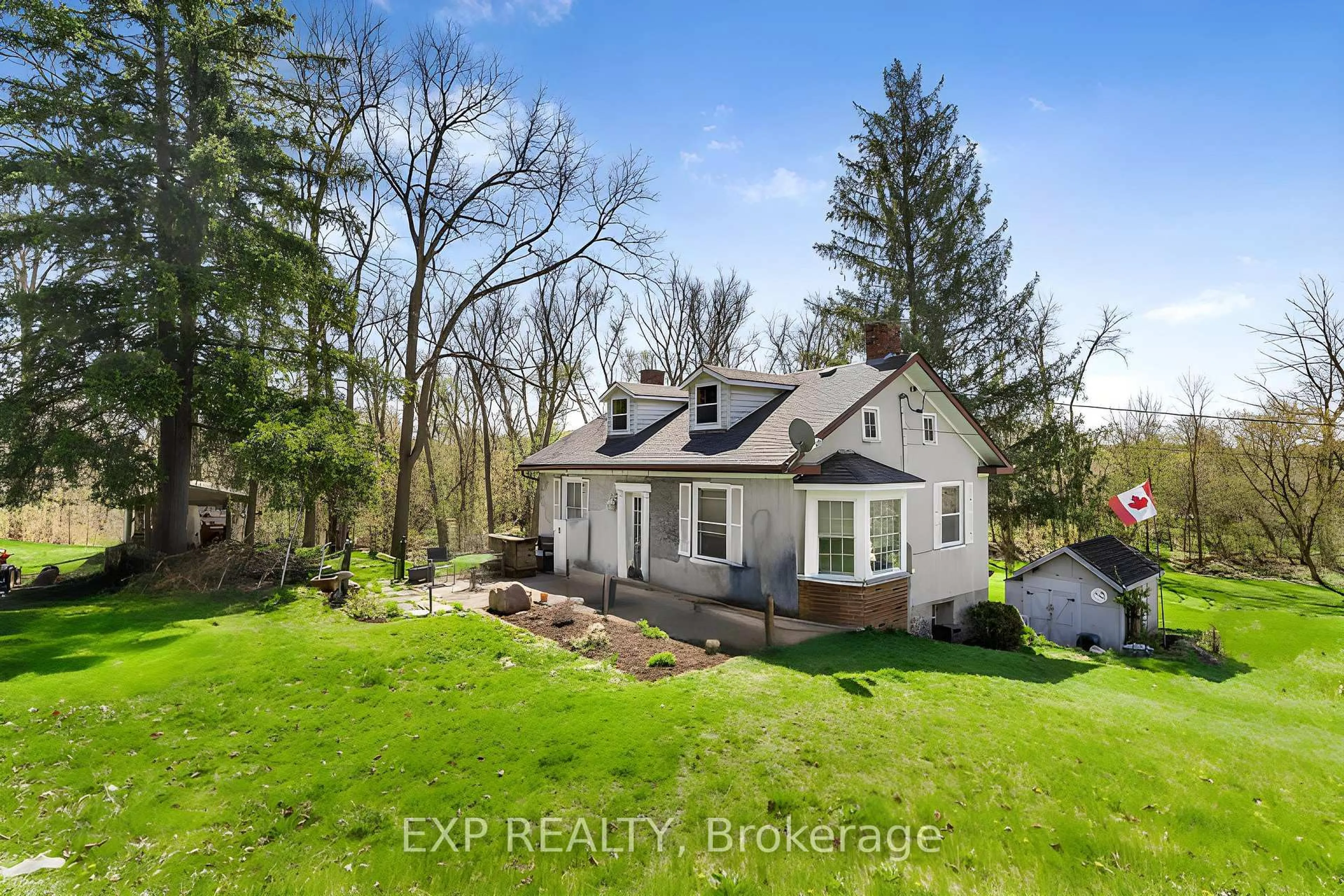 A pic from outside/outdoor area/front of a property/back of a property/a pic from drone, unknown for 36 Elgin St, Woolwich Ontario N3B 1Y3