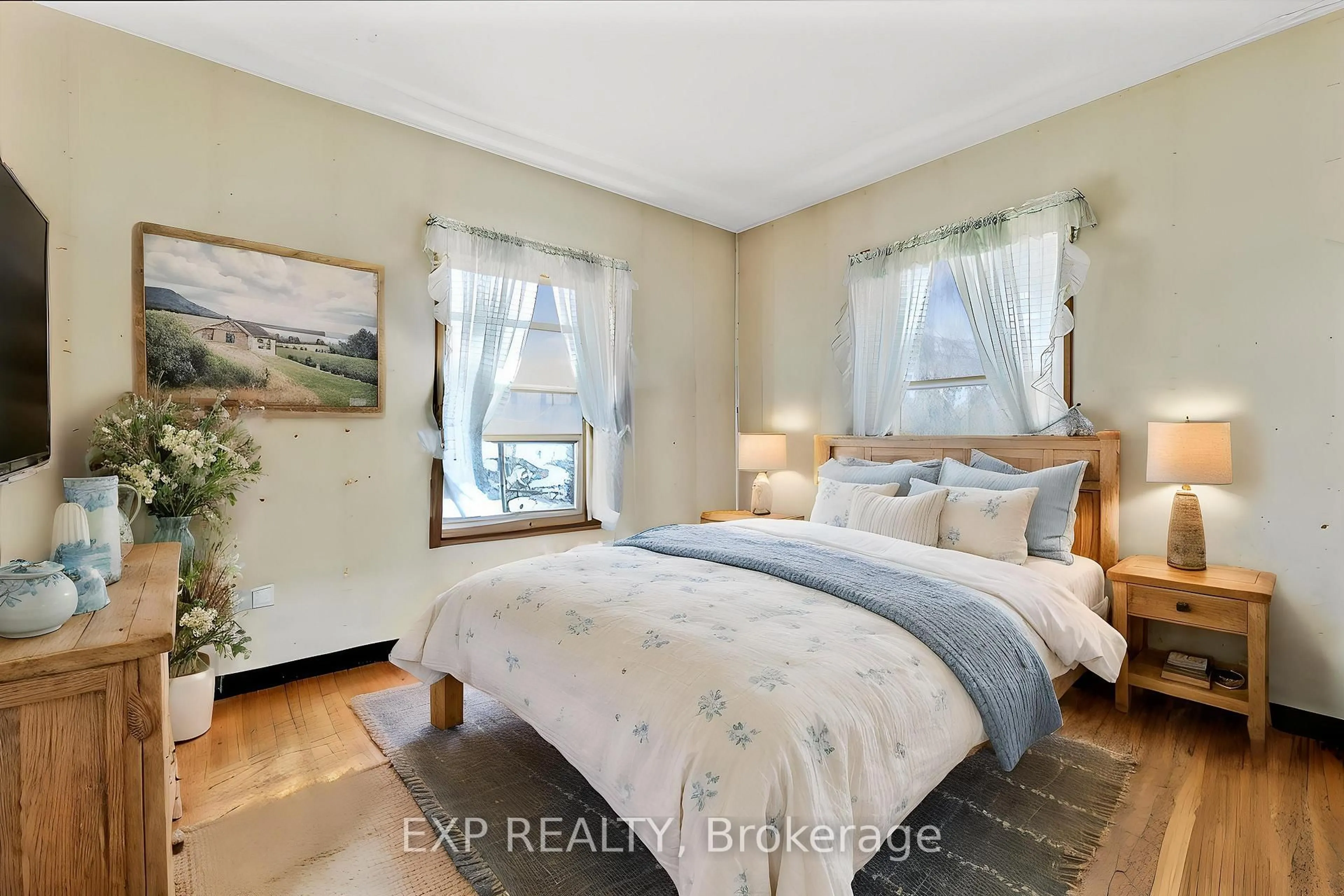 Bedroom with bed, unknown for 36 Elgin St, Woolwich Ontario N3B 1Y3