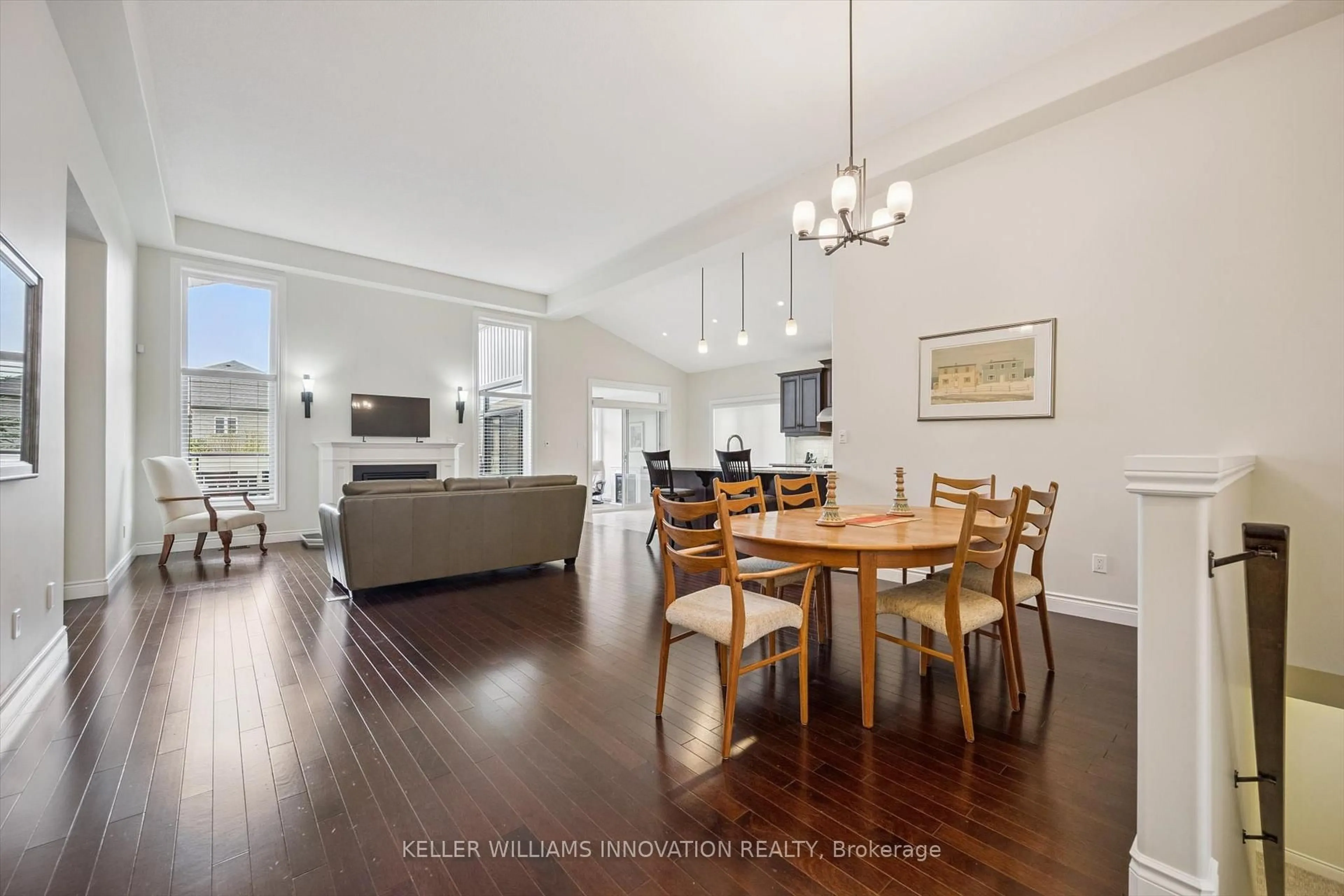 Dining room, wood/laminate floor for 198 Piccadilly Sq, Wilmot Ontario N3A 0C7