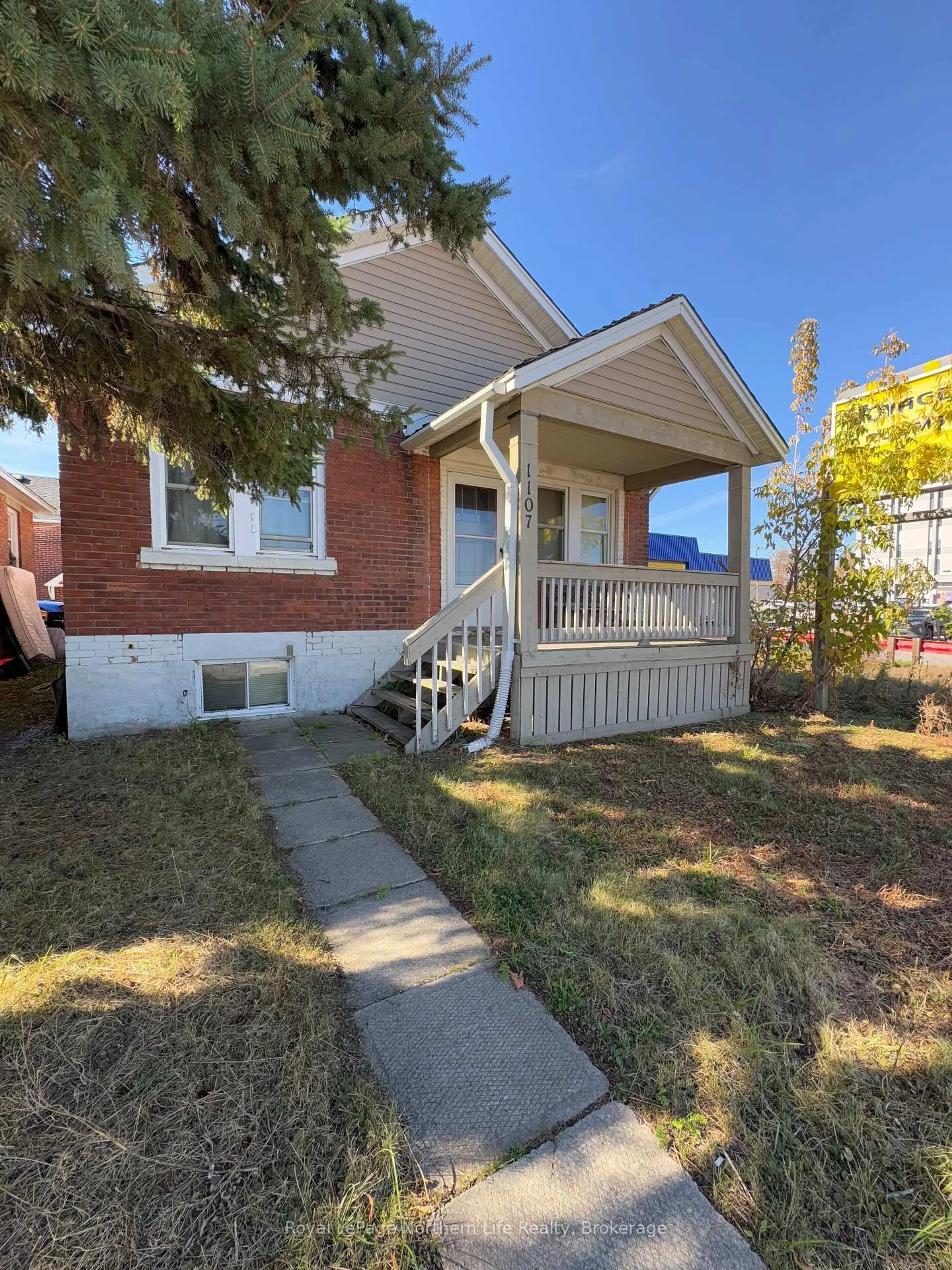 Unknown for 1107 Algonquin Ave, North Bay Ontario P1B 4Y1