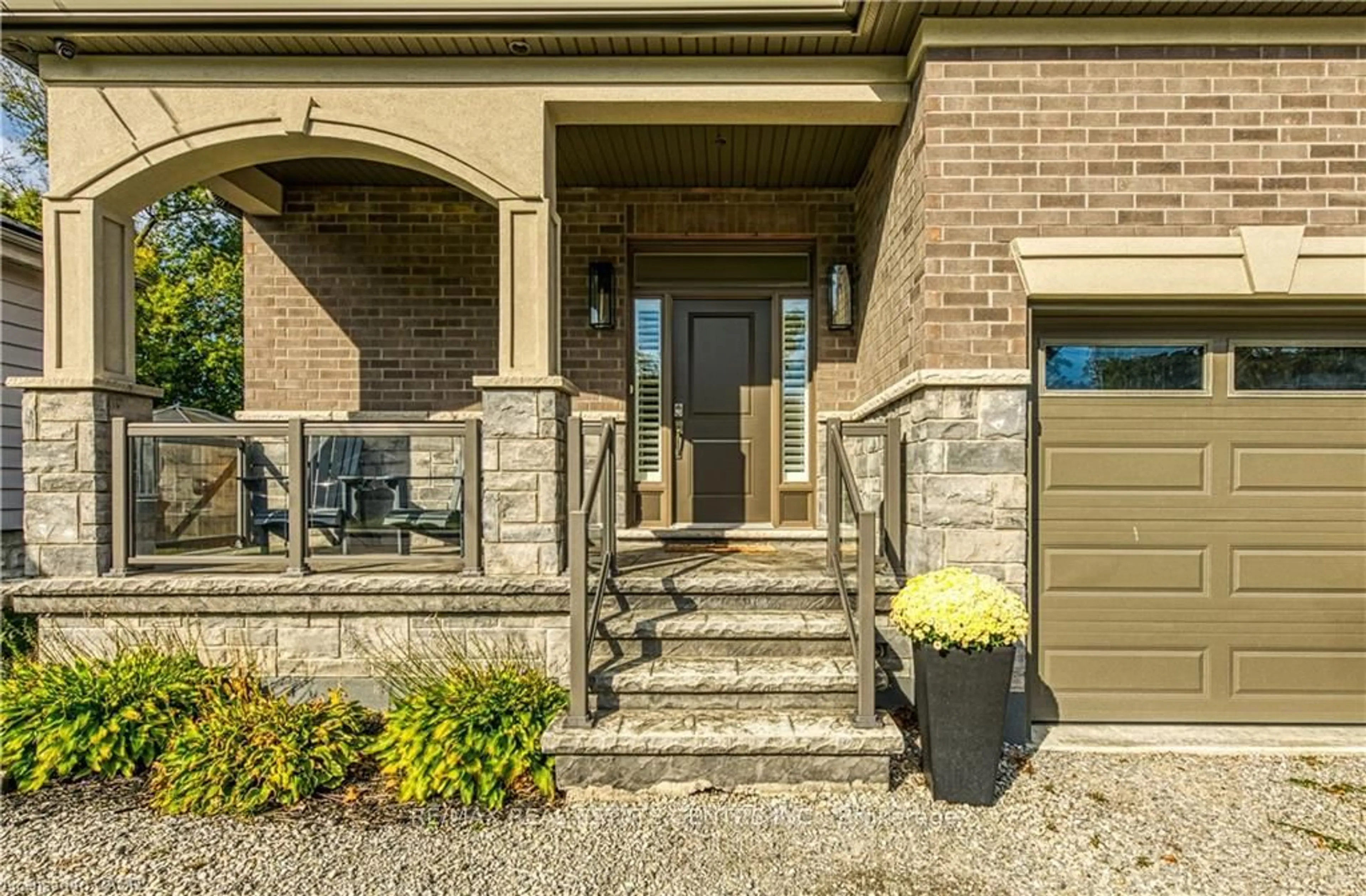 Unknown for 18 David Ave, Hamilton Ontario L9A 3V1