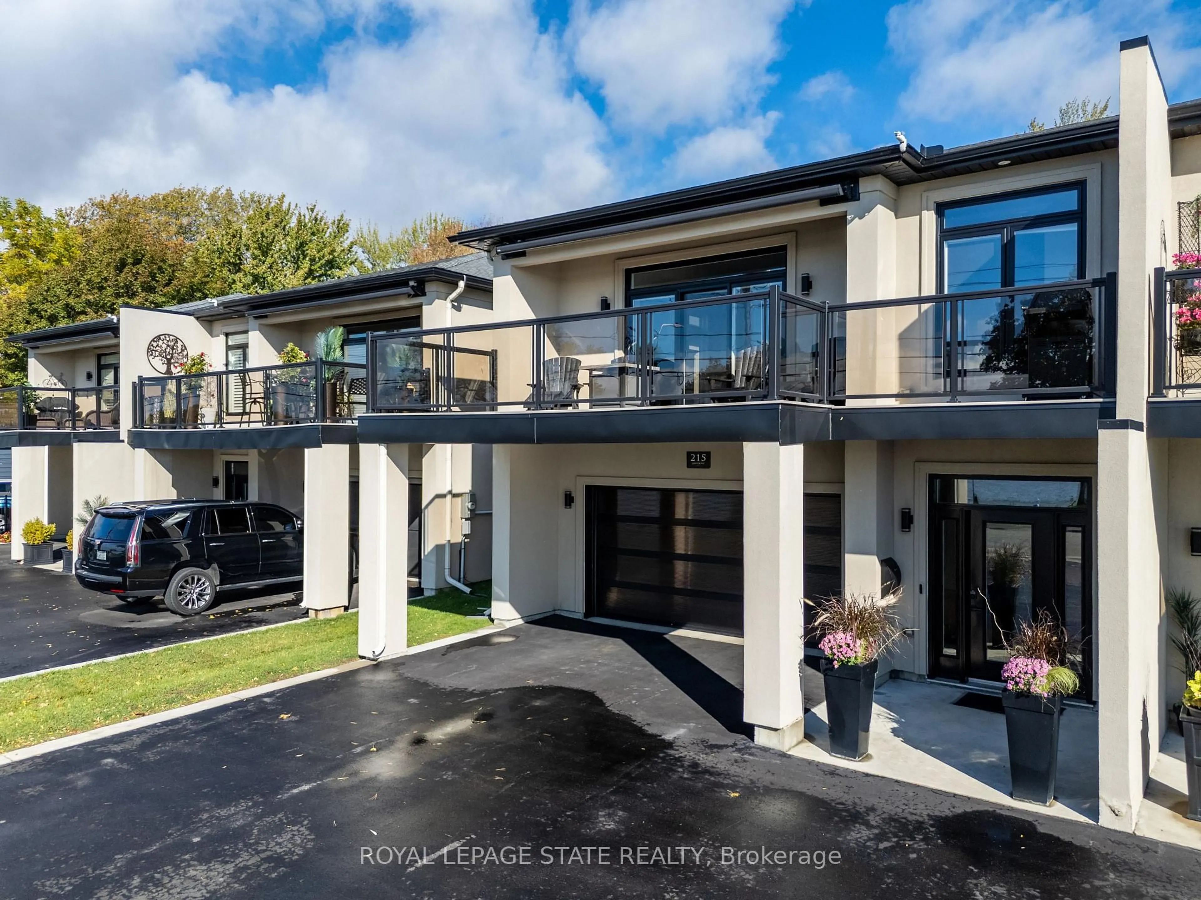 A pic from outside/outdoor area/front of a property/back of a property/a pic from drone, street for 215 Main St, Haldimand Ontario N1A 1W2