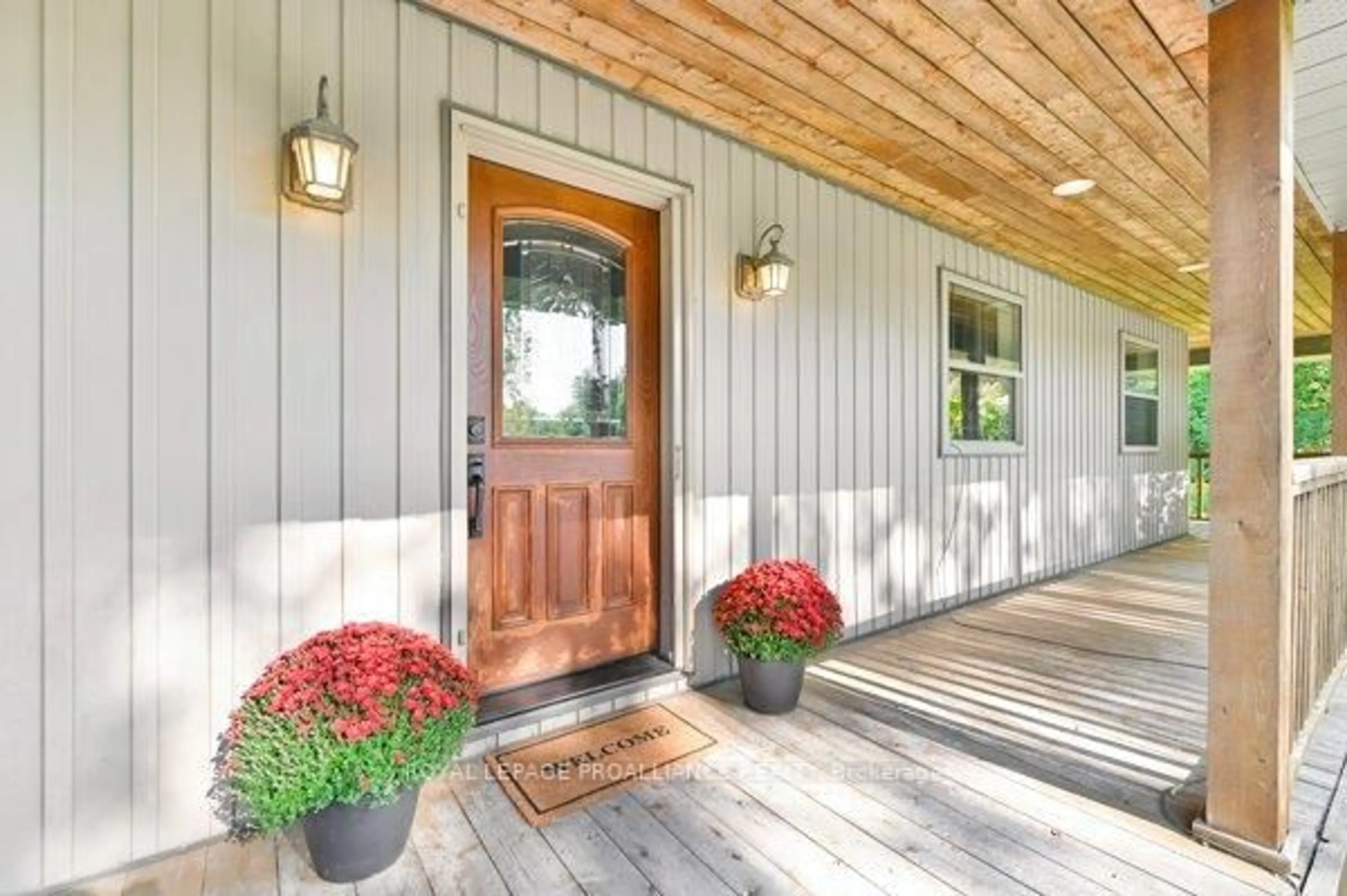 Indoor entryway for 217 Scriver Rd, Brighton Ontario K0K 1H0