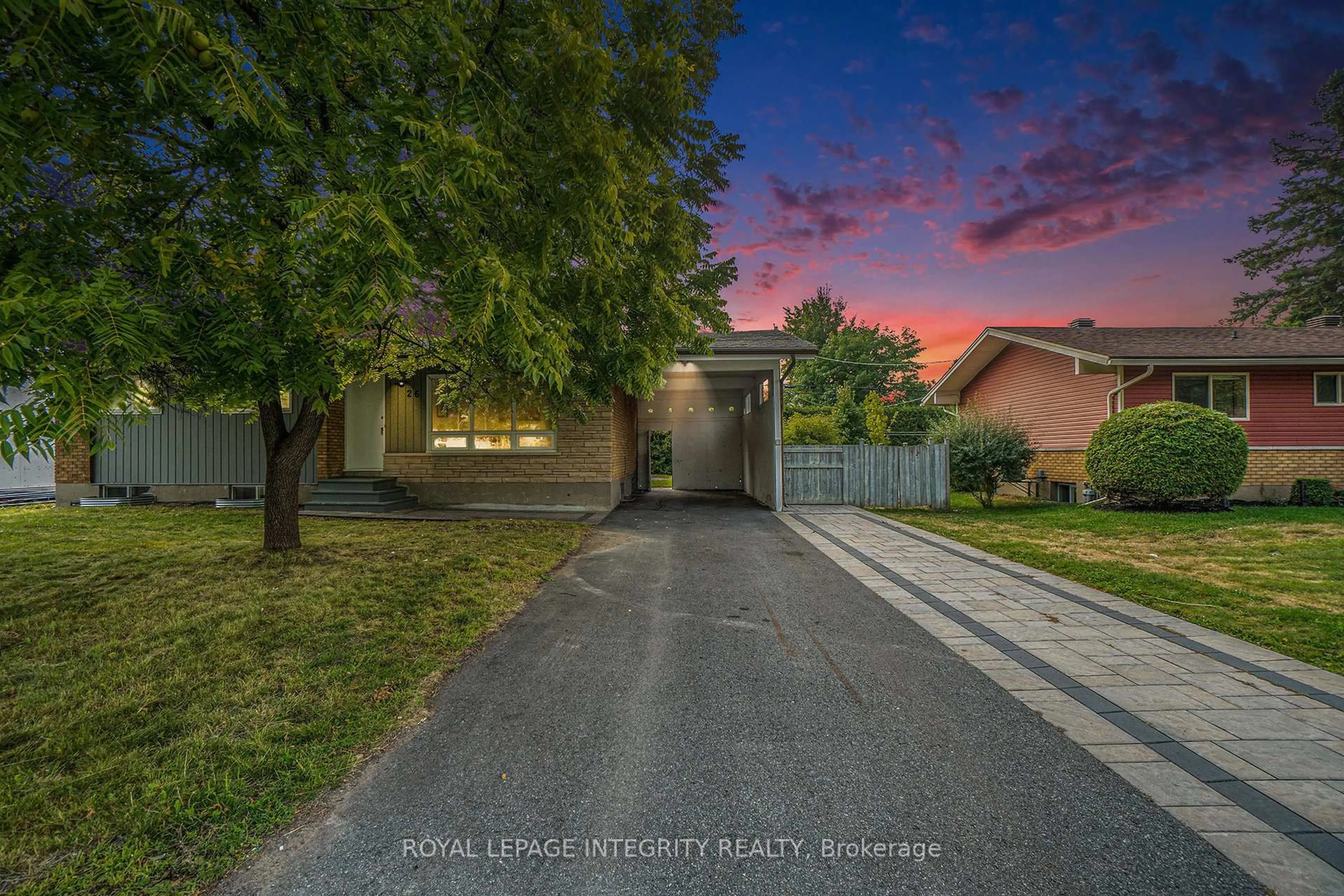 A pic from outside/outdoor area/front of a property/back of a property/a pic from drone, street for 26 Majestic Dr, Ottawa Ontario K2G 1C7