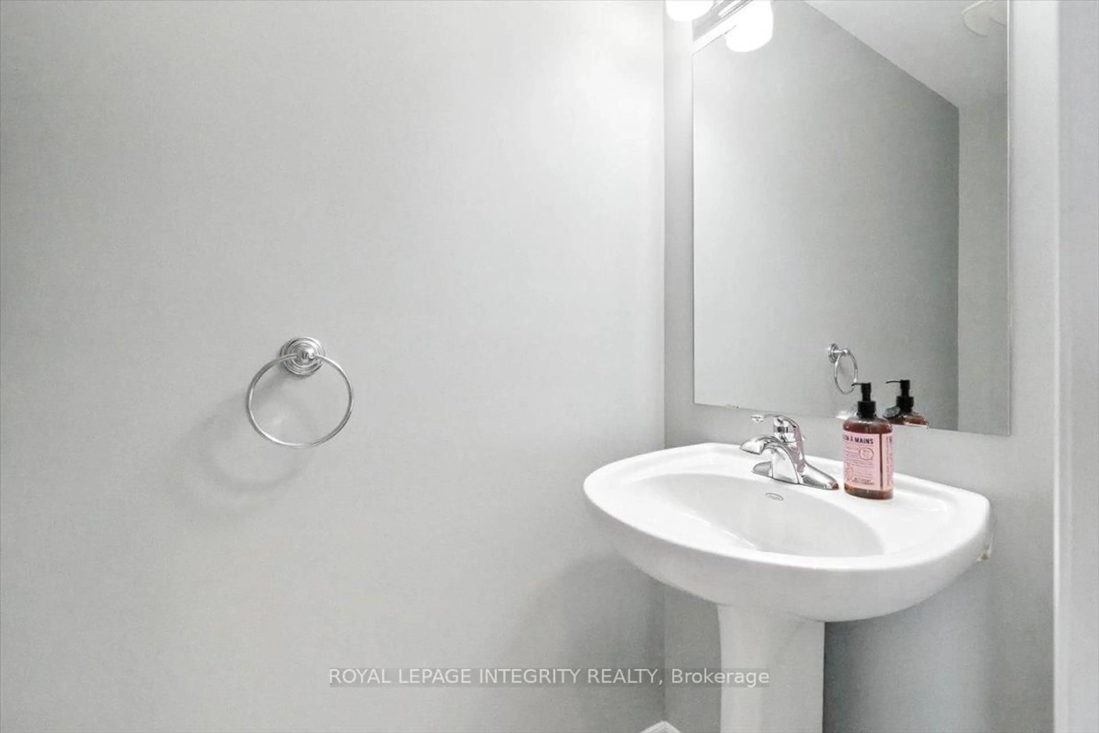 Standard bathroom, unknown for 748 Morningstar Way, Ottawa Ontario K1W 0G6