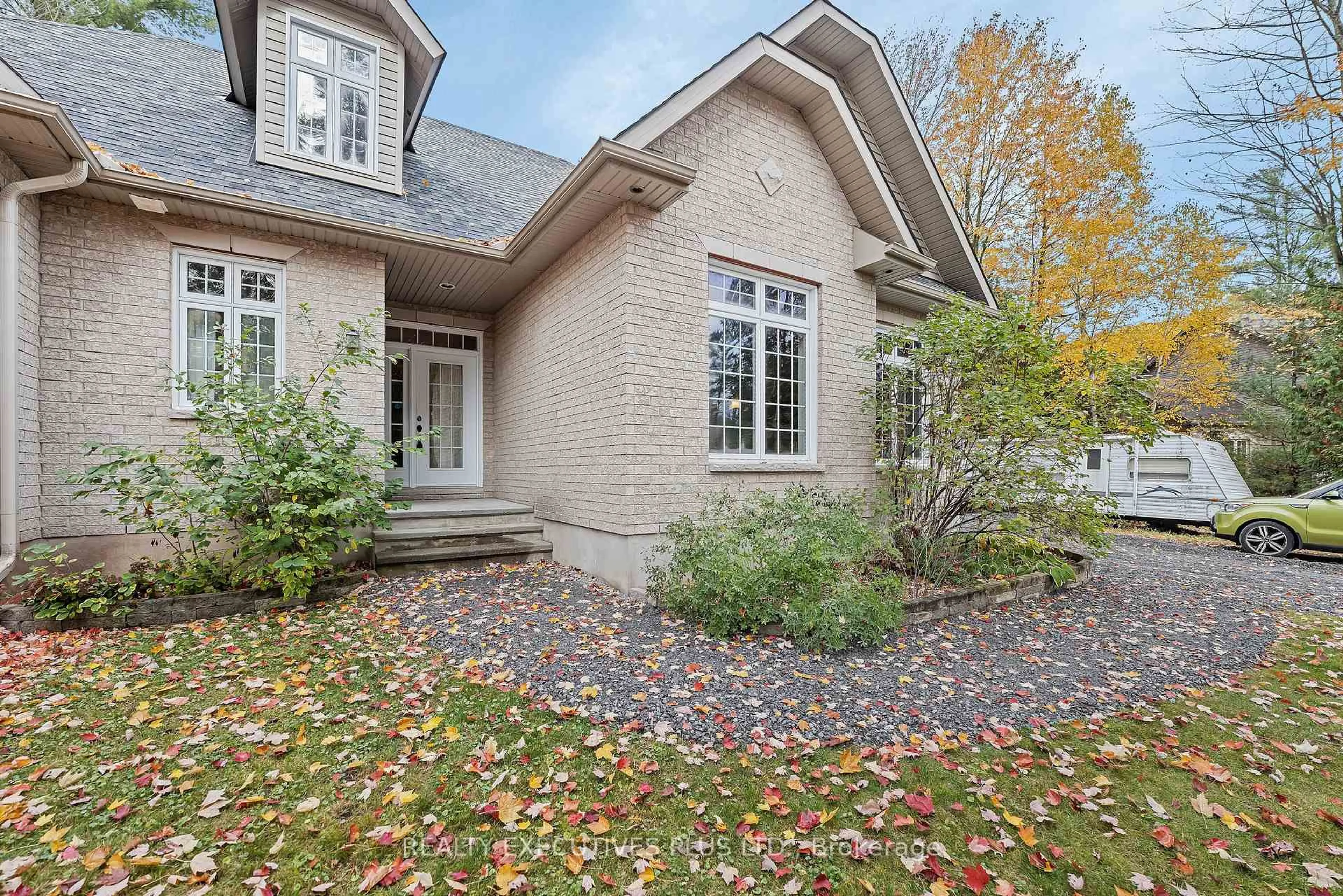 Home with brick exterior material, street for 2660 Dubois St, Clarence-Rockland Ontario K4K 1K7