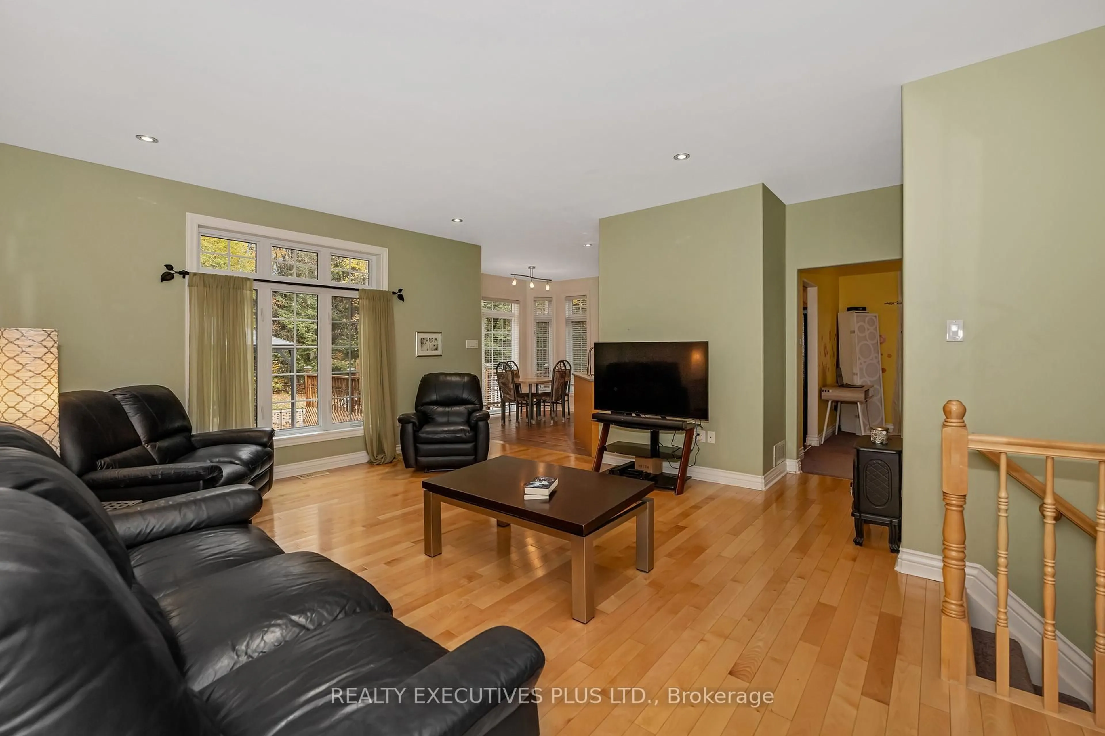 Living room with furniture, unknown for 2660 Dubois St, Clarence-Rockland Ontario K4K 1K7