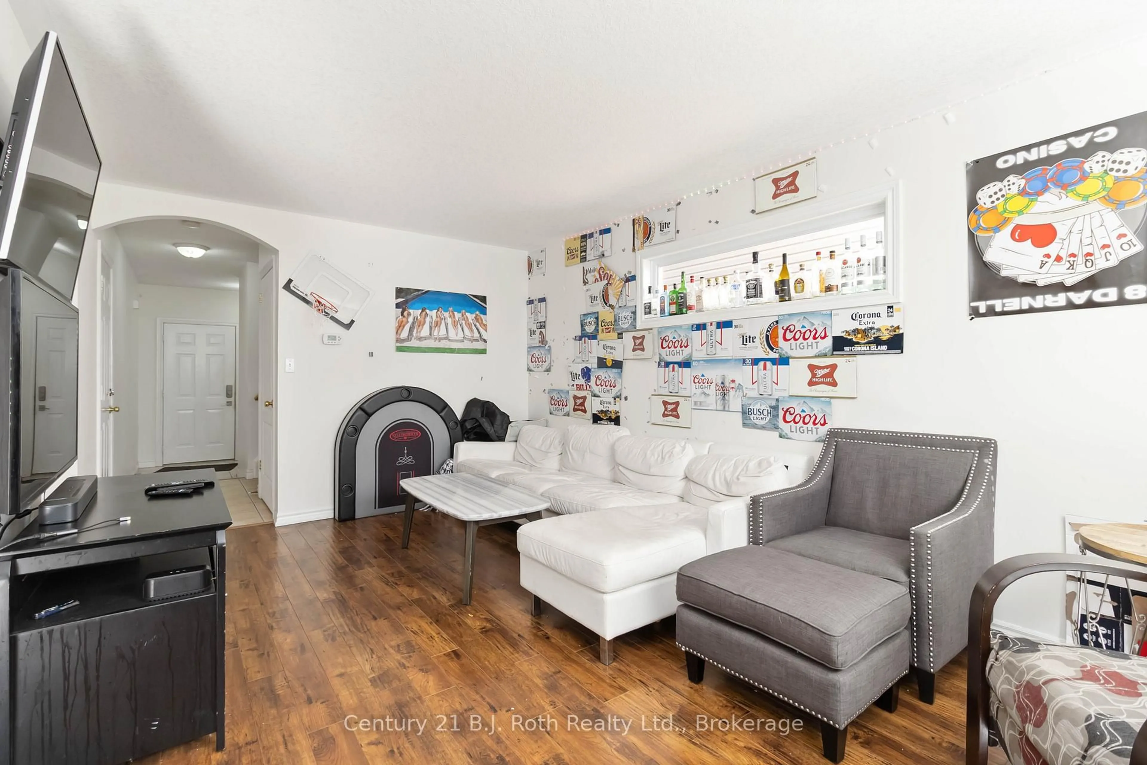 Living room with furniture, unknown for 18 Darnell Rd, Guelph Ontario N1G 5K3