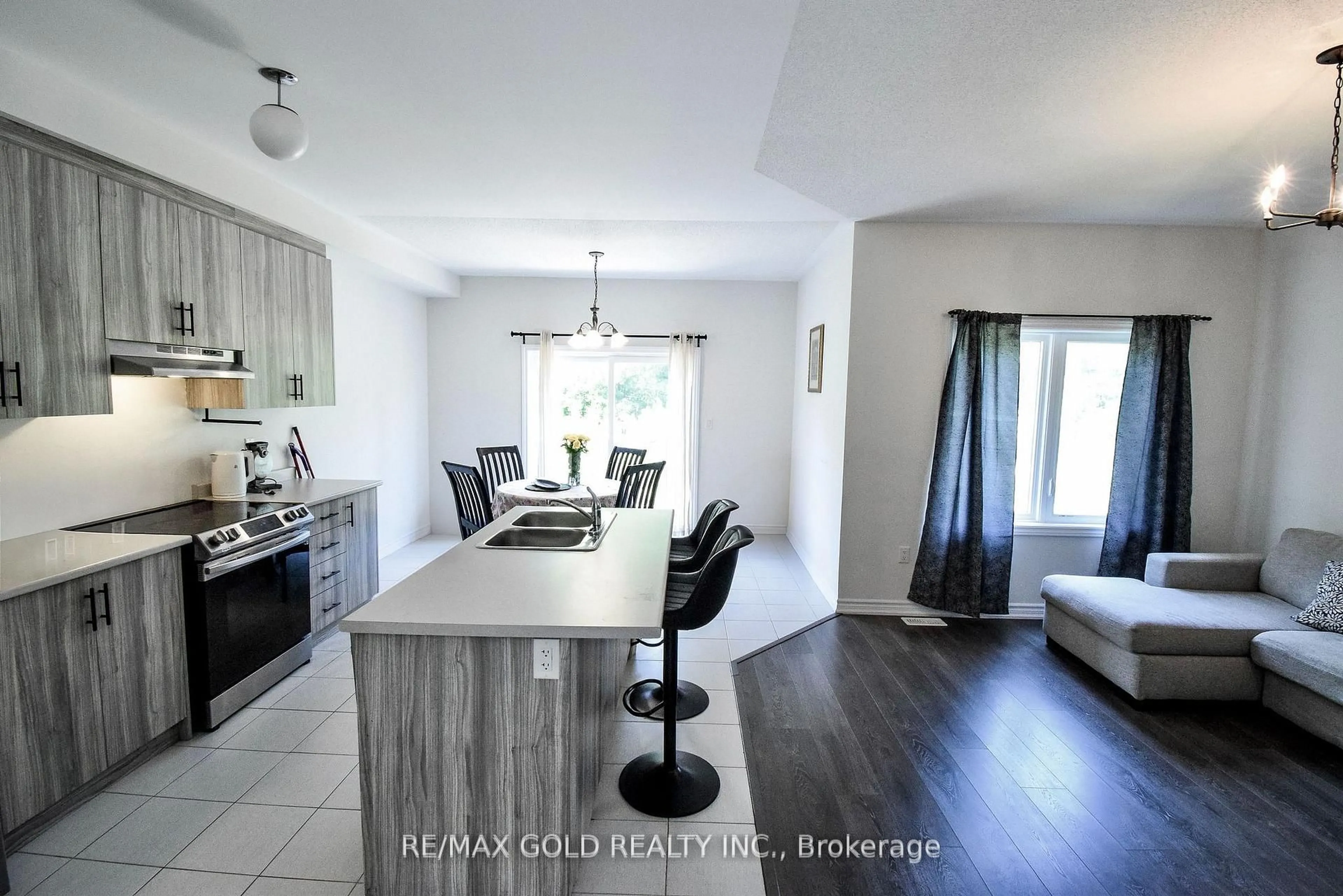 Open concept kitchen, unknown for 77 Tumblewood Pl, Welland Ontario L3B 0J3