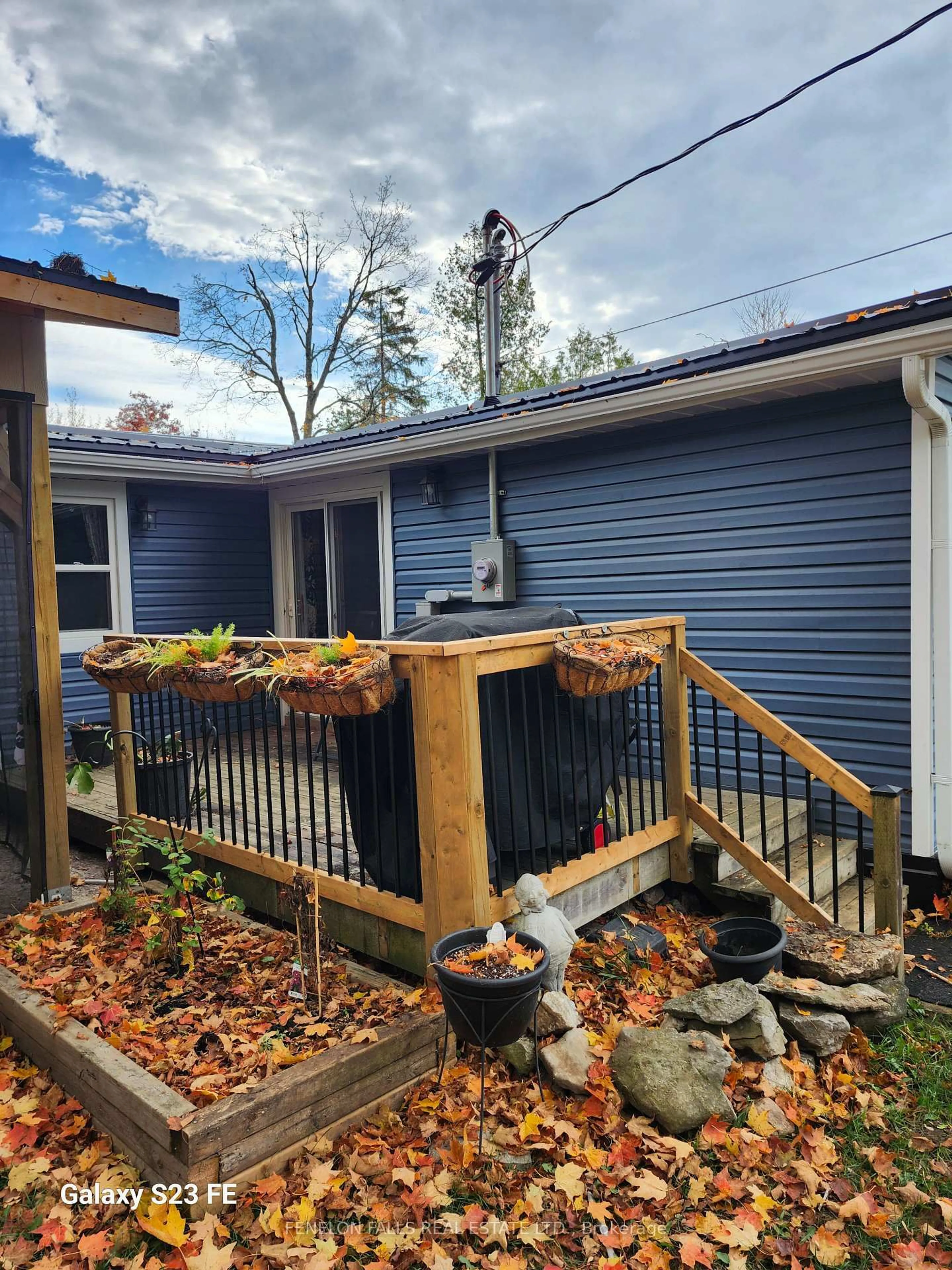 Home with vinyl exterior material, street for 117 Echo Bay Rd, Kawartha Lakes Ontario K0M 1A0