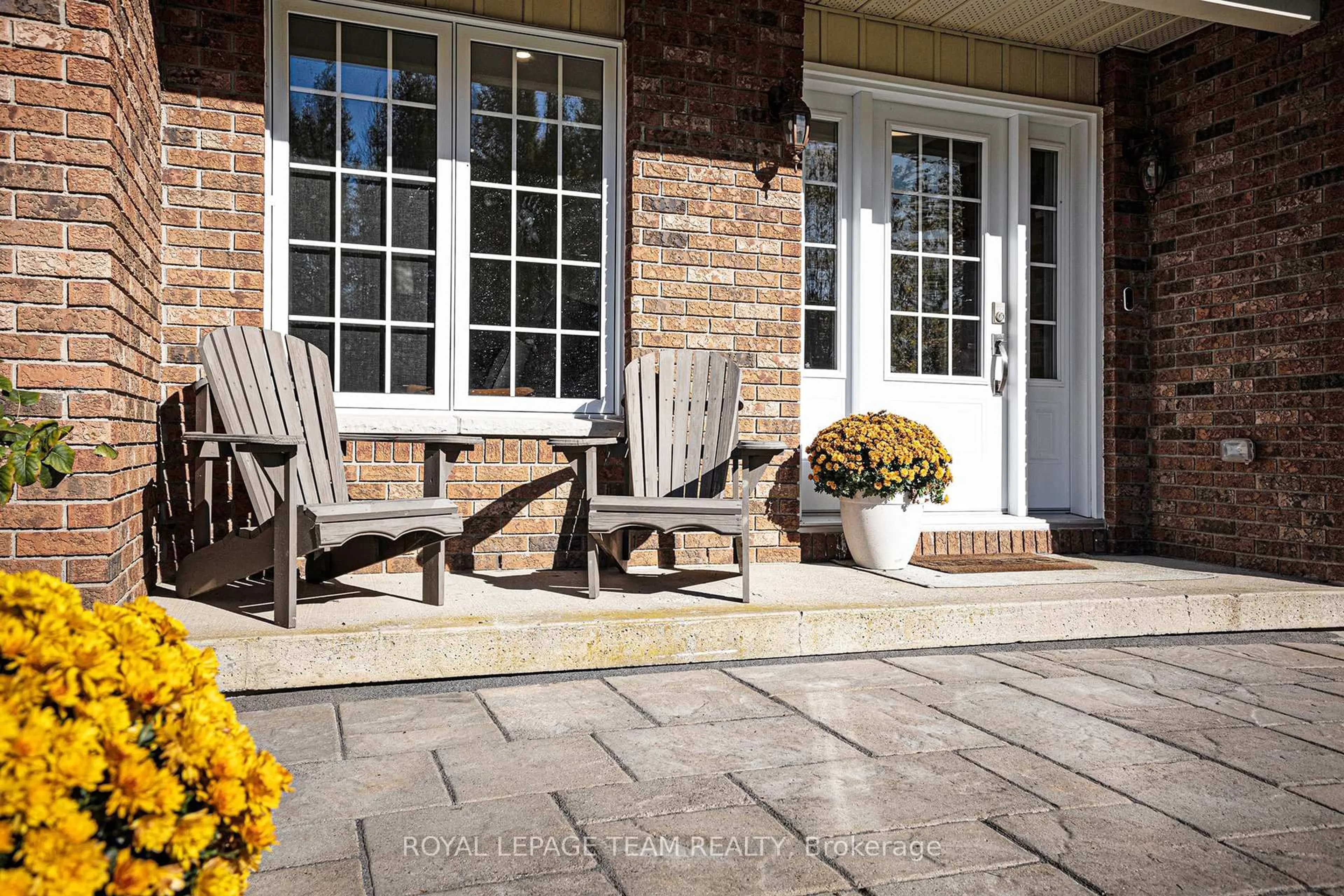 Patio, street for 7521 Fourth Line Rd, Kemptville Ontario K0G 1J0