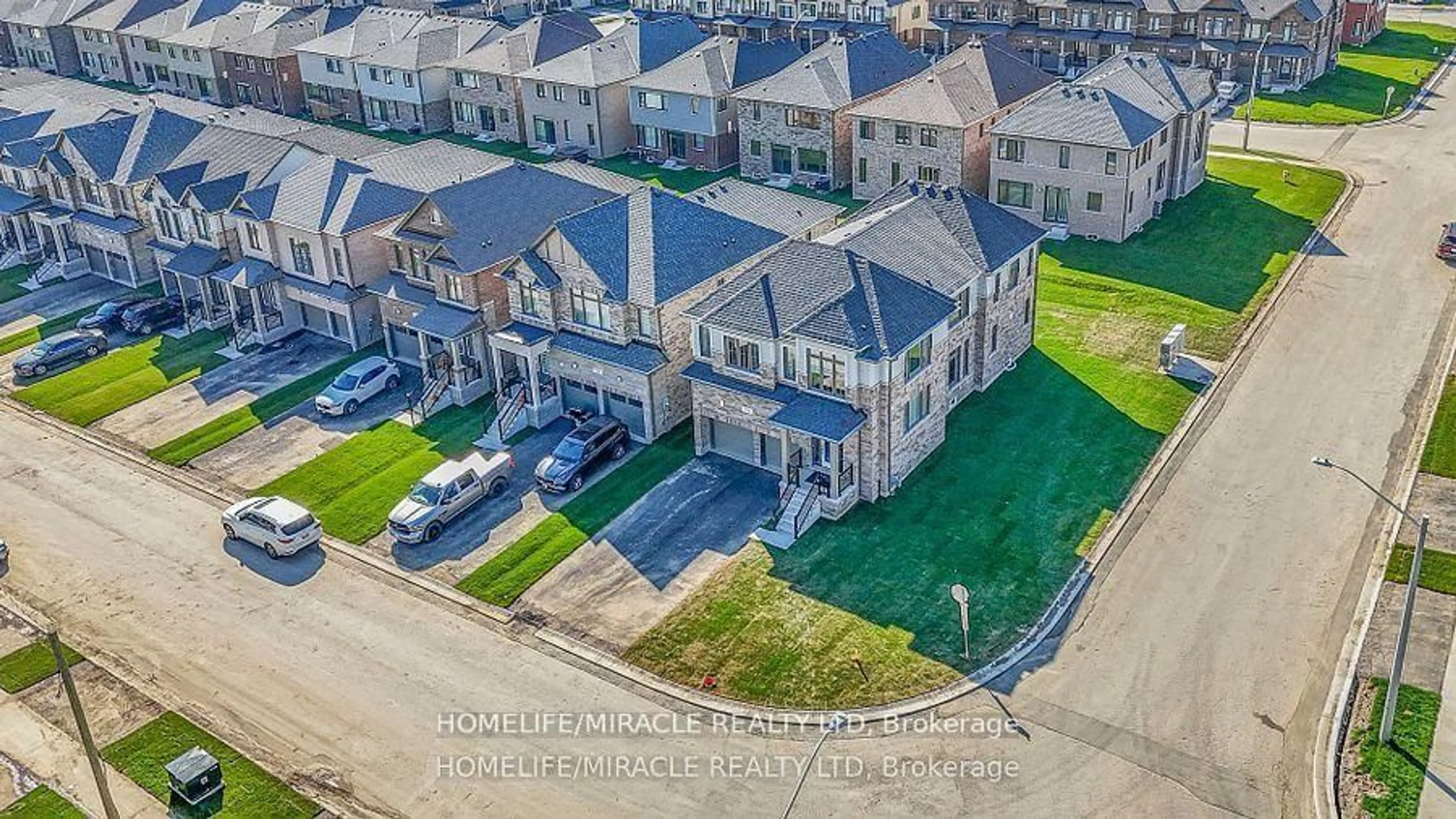 A pic from outside/outdoor area/front of a property/back of a property/a pic from drone, street for 58 Mary Watson St, North Dumfries Ontario N0B 1E0