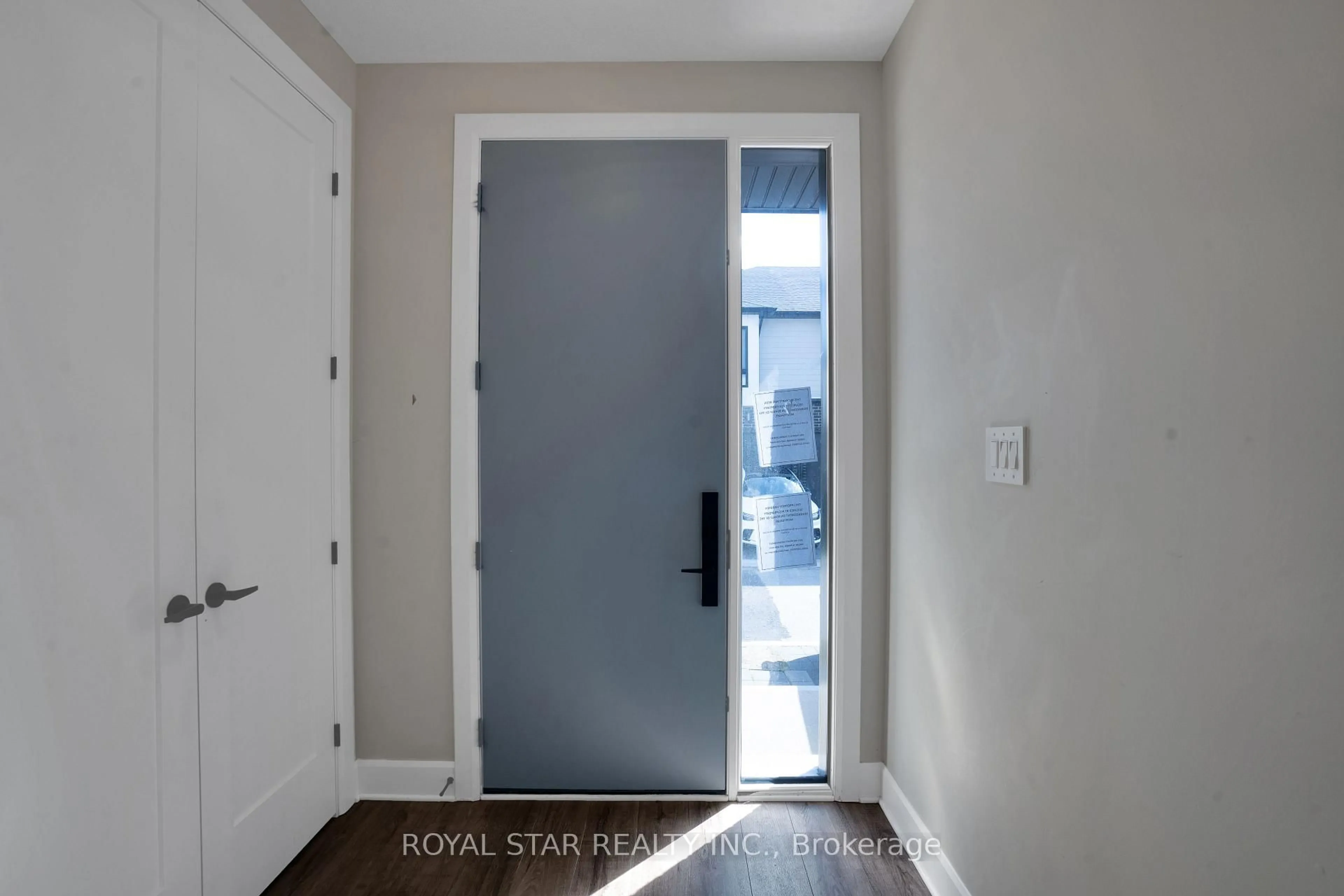 Indoor entryway for 175 Doan Dr #108, Middlesex Centre Ontario N0L 1R0