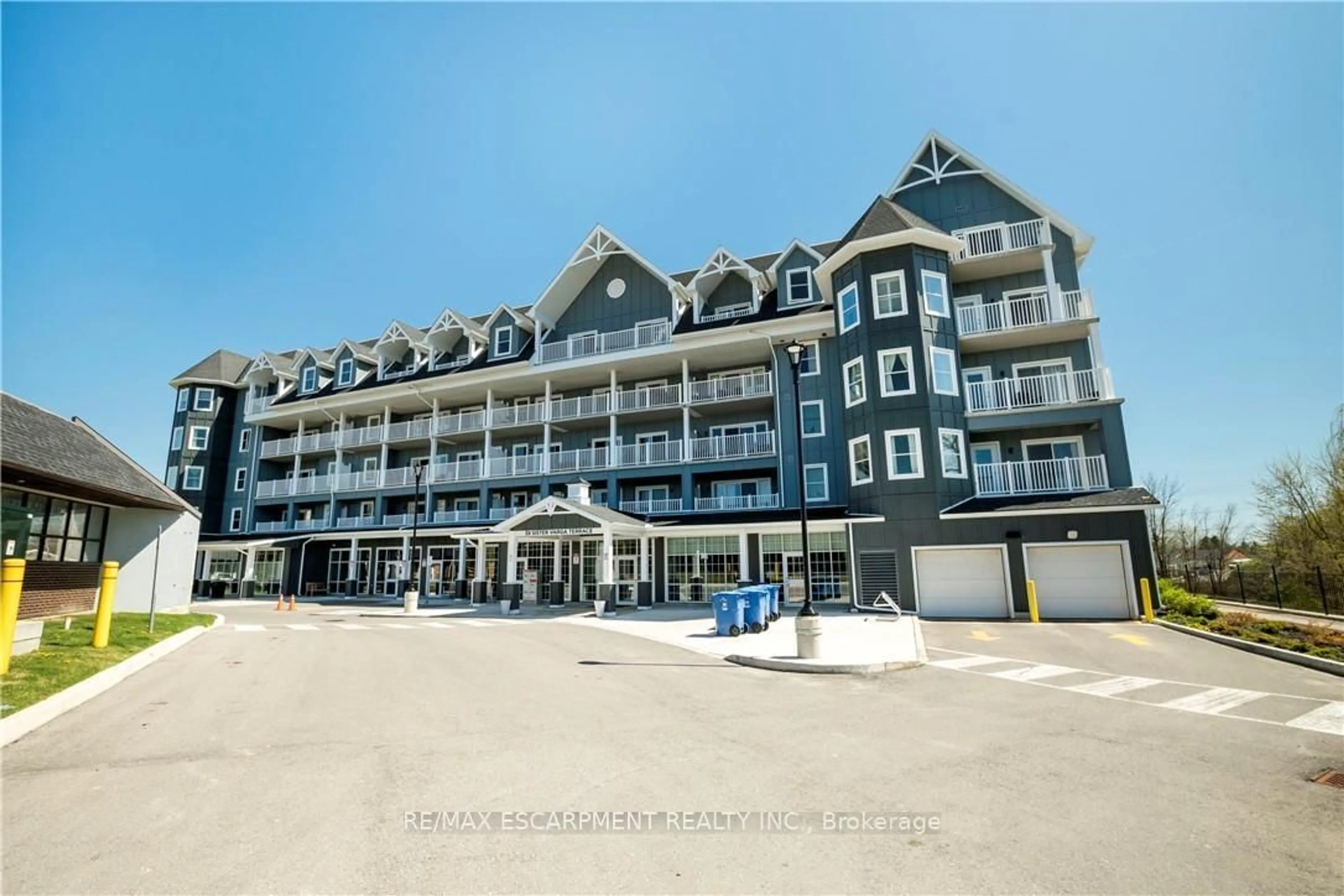 Unknown for 36 SISTER VARGA Terr #006, Hamilton Ontario L9B 0J7