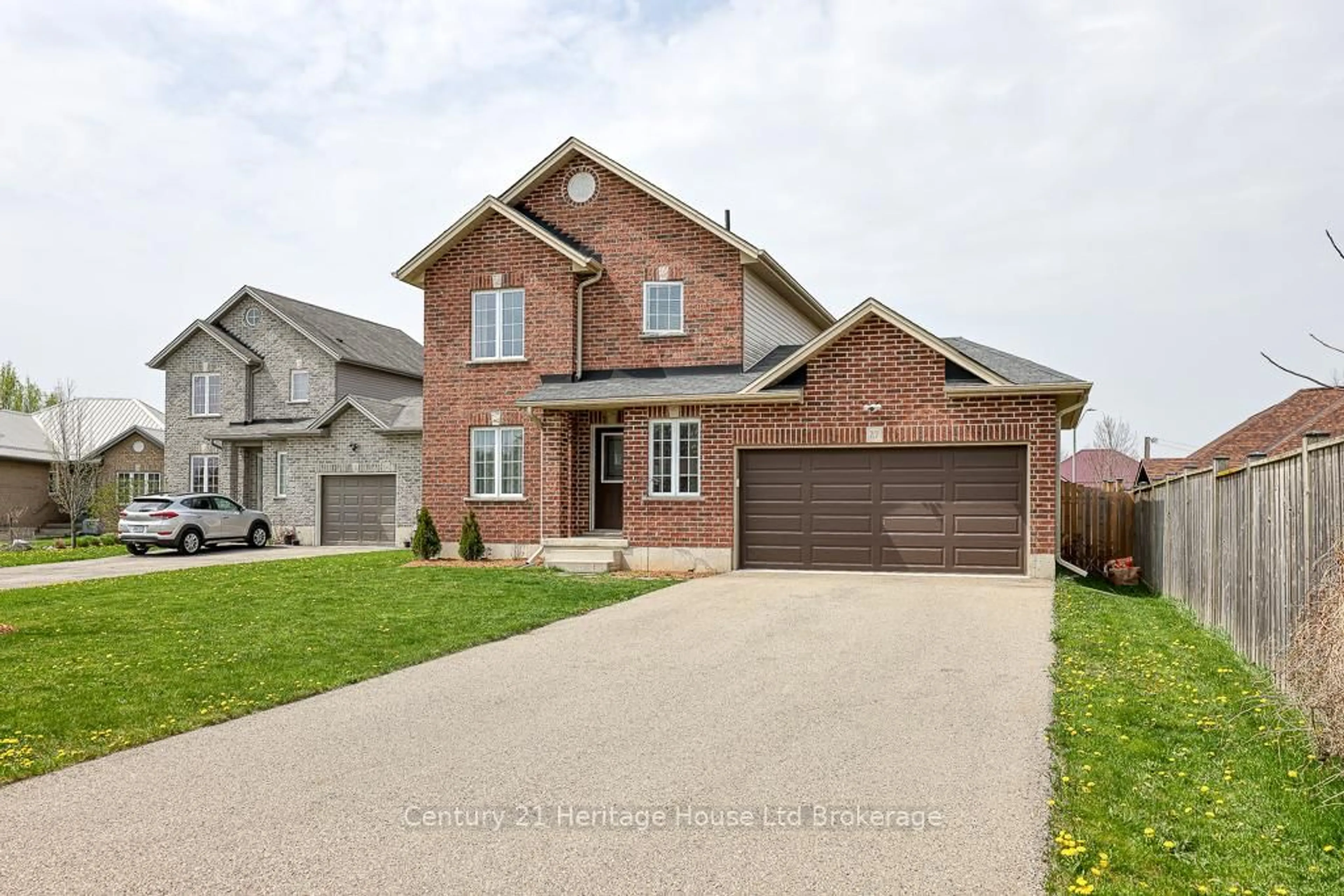 Home with brick exterior material, street for 27 Tompkins Crt, Norwich Ontario N0J 1P0