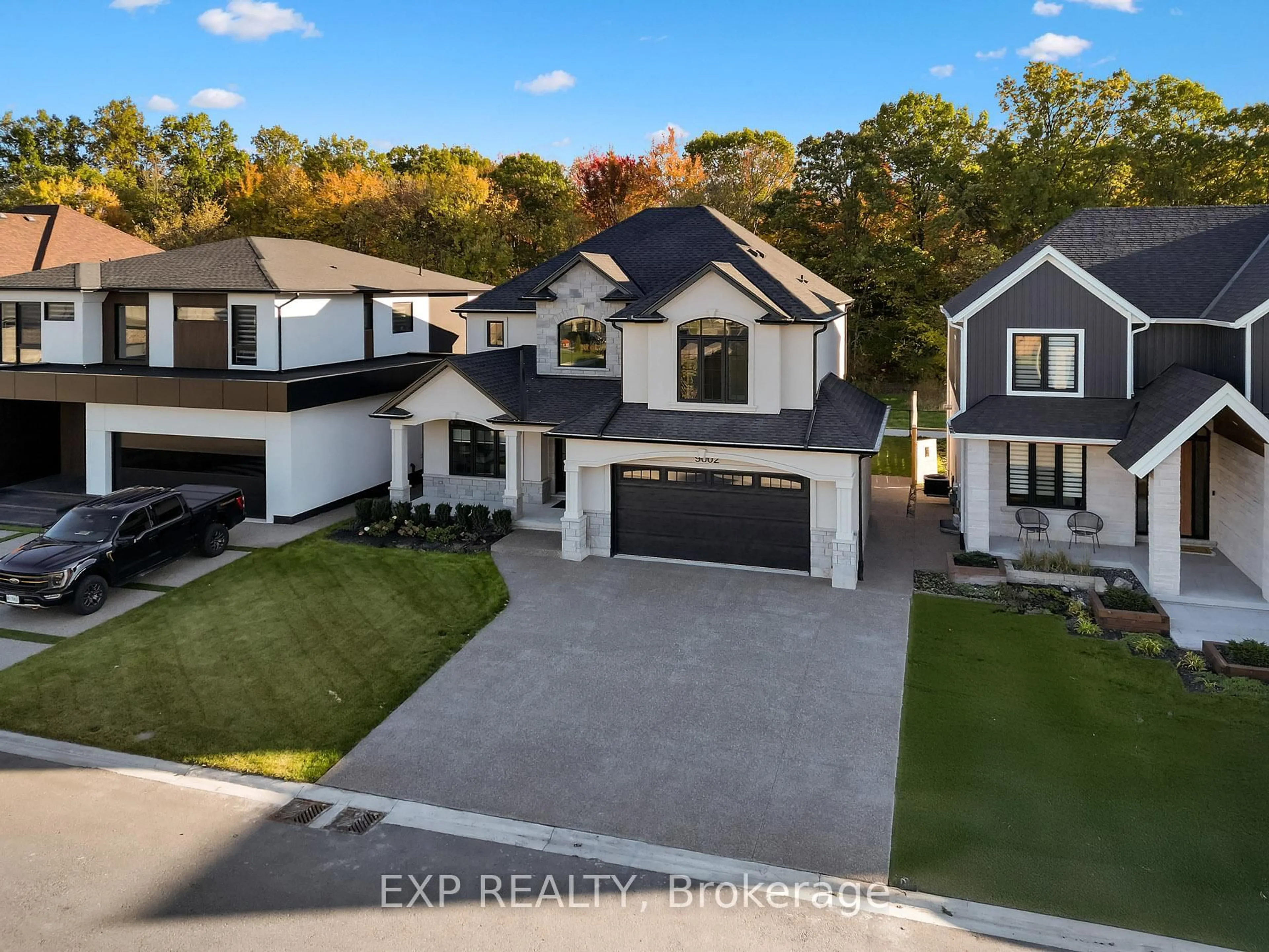 A pic from outside/outdoor area/front of a property/back of a property/a pic from drone, street for 9002 Emily Blvd, Niagara Falls Ontario L2H 3T1