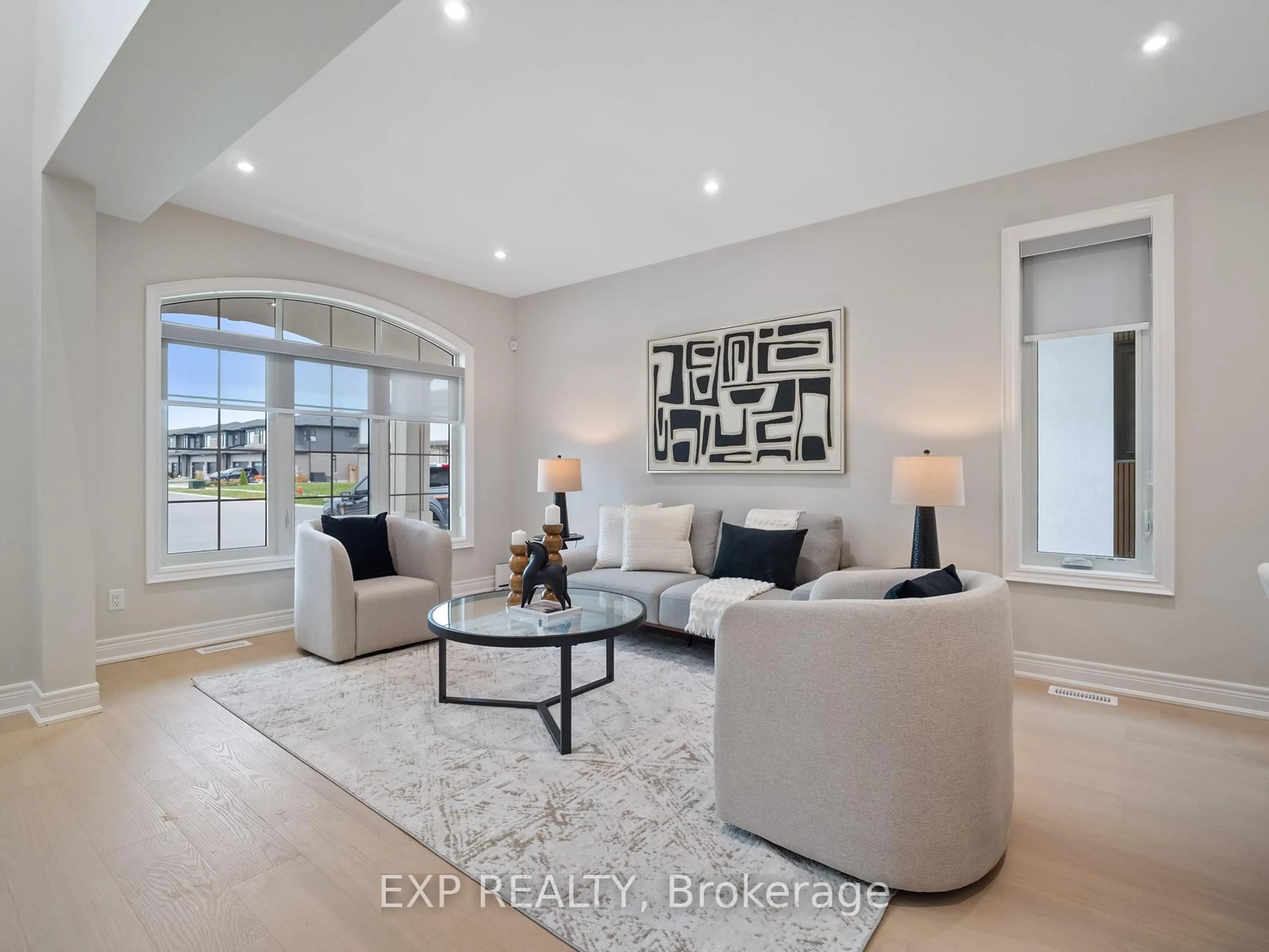 Living room with furniture, unknown for 9002 Emily Blvd, Niagara Falls Ontario L2H 3T1