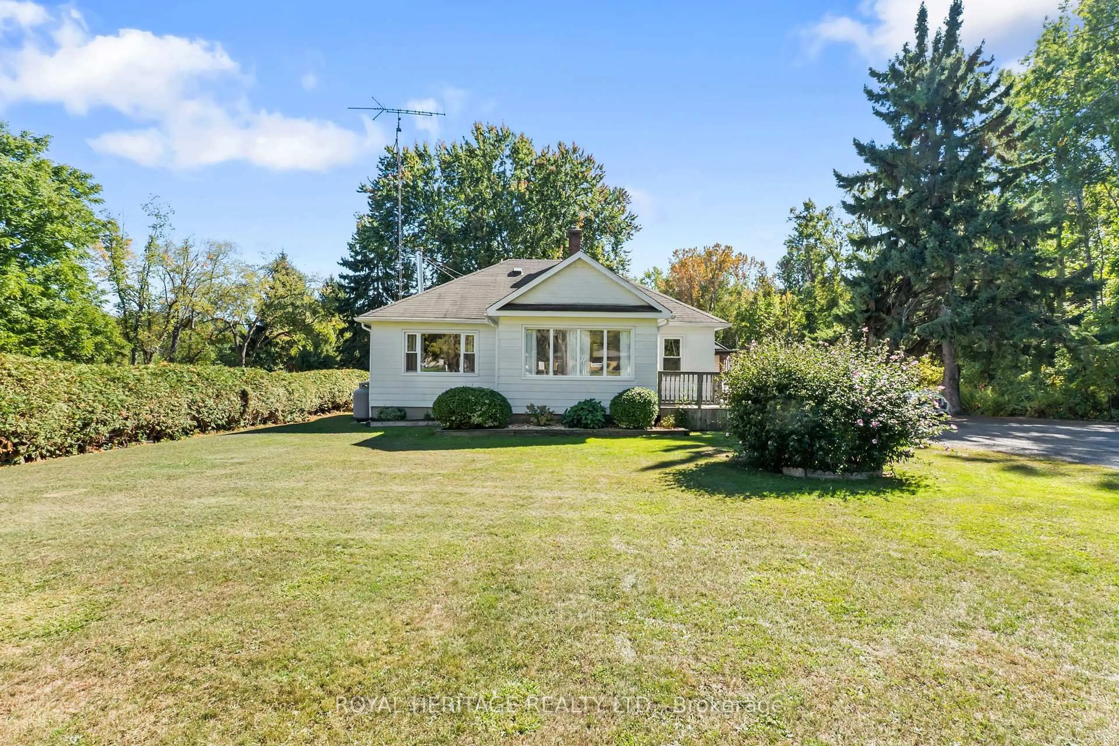A pic from outside/outdoor area/front of a property/back of a property/a pic from drone, unknown for 10629 County Rd 2 Rd, Alnwick/Haldimand Ontario K0K 2G0