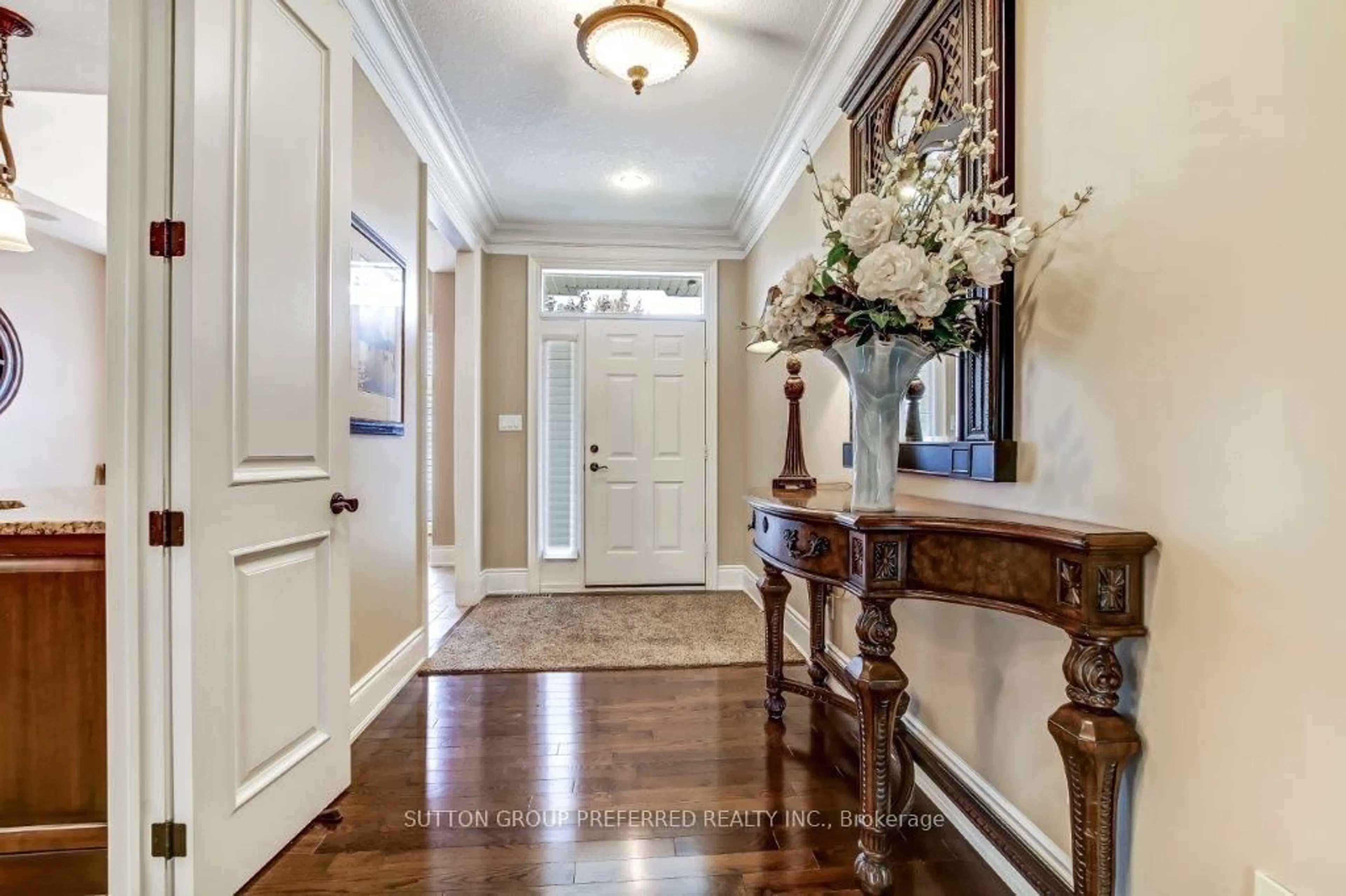 Indoor entryway for 124 North Centre Rd #23, London North Ontario N5X 4R3