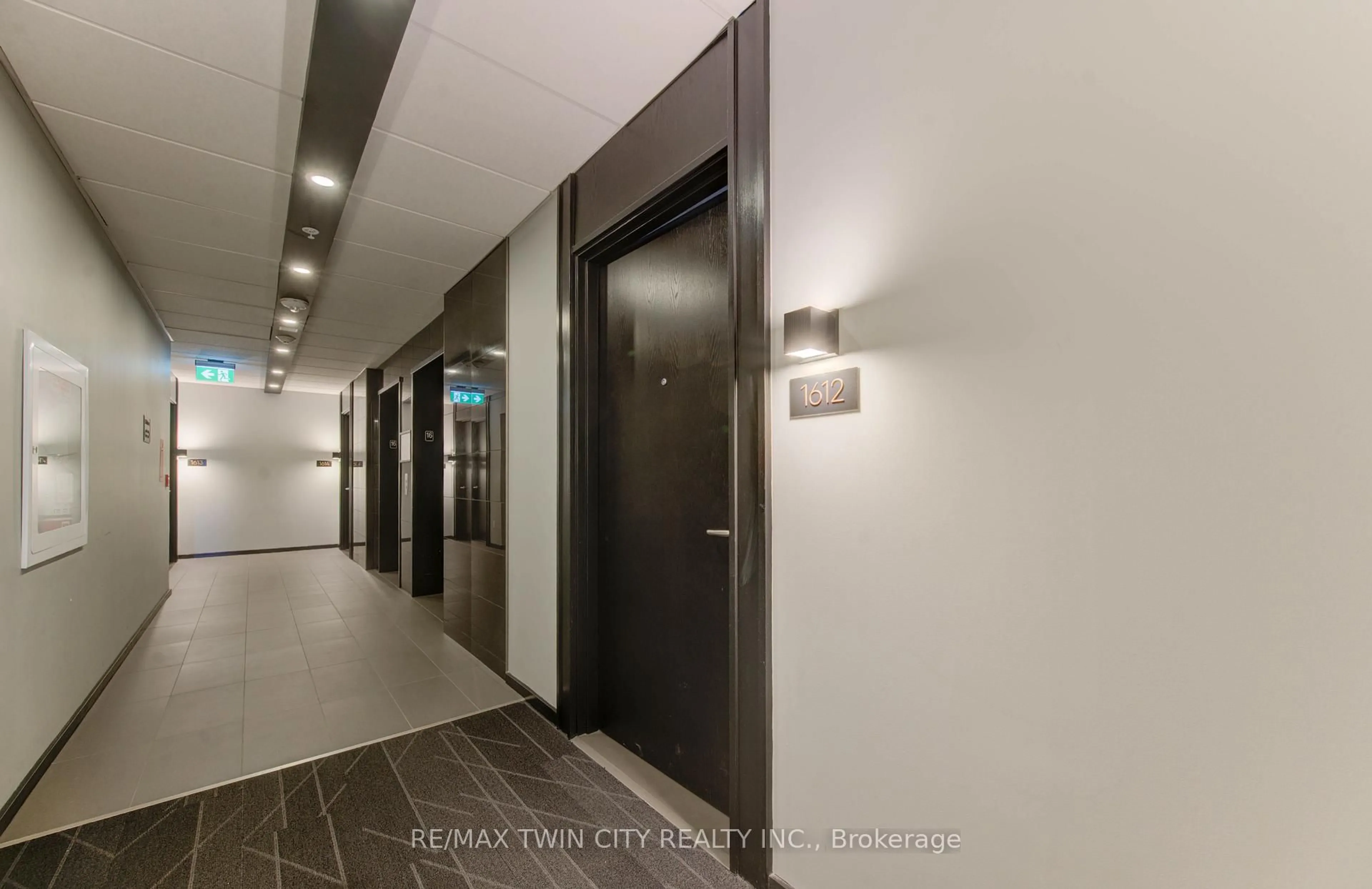 Indoor foyer for 181 King St #9, Waterloo Ontario N2J 0E7