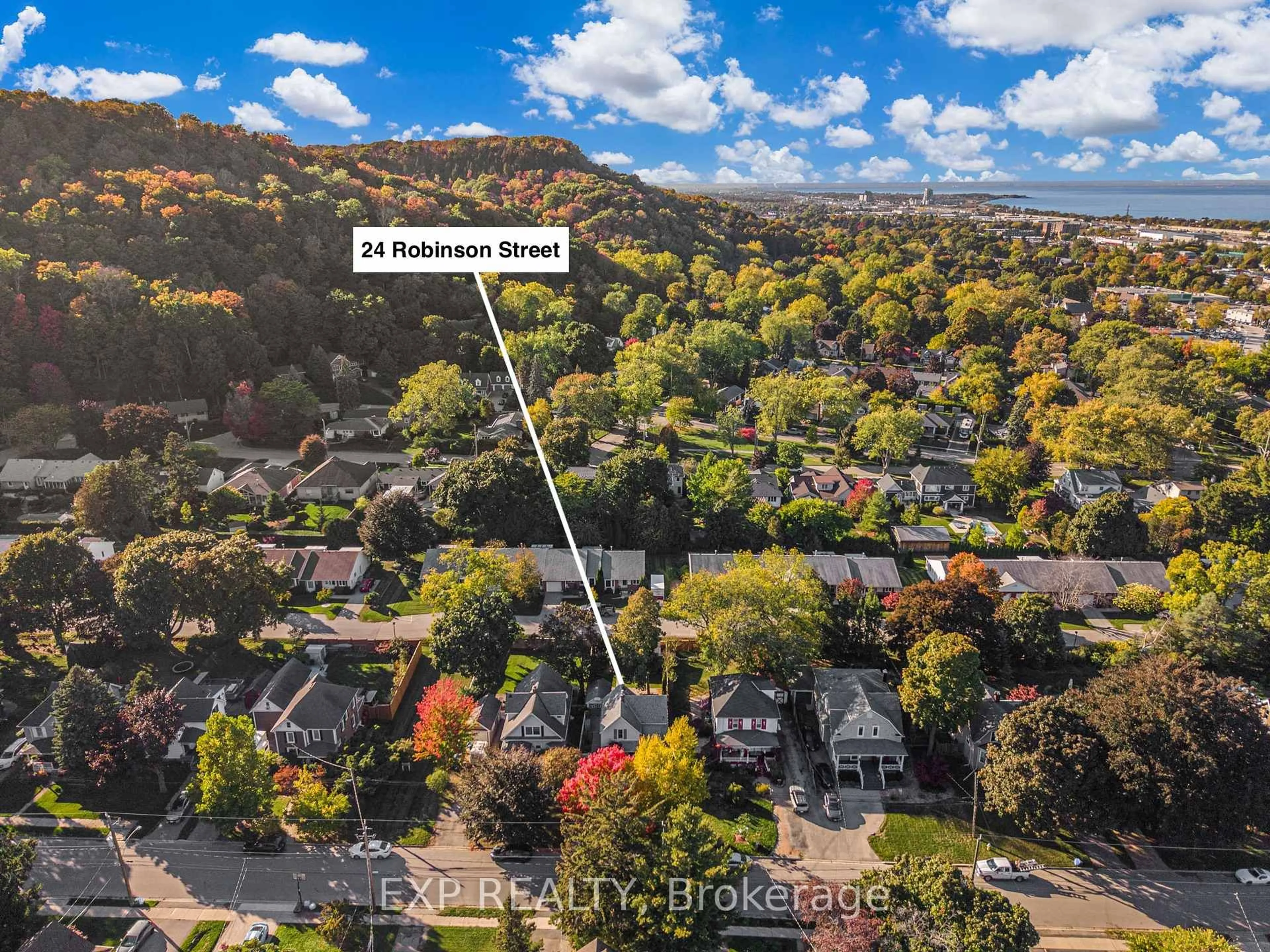 A pic from outside/outdoor area/front of a property/back of a property/a pic from drone, street for 24 Robinson St, Grimsby Ontario L3M 3C4