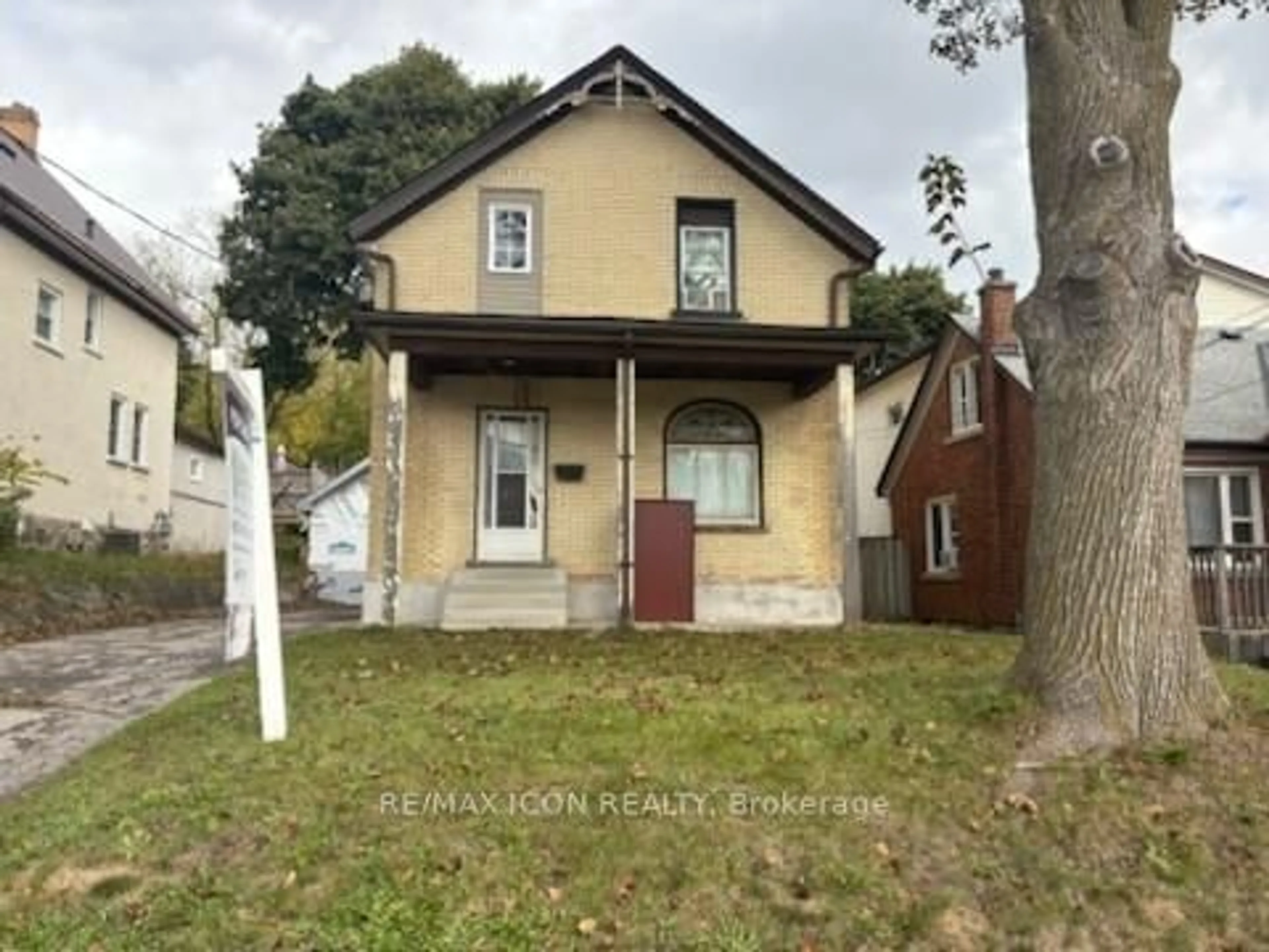Unknown for 138 Courtland Ave, Kitchener Ontario N2G 2V1