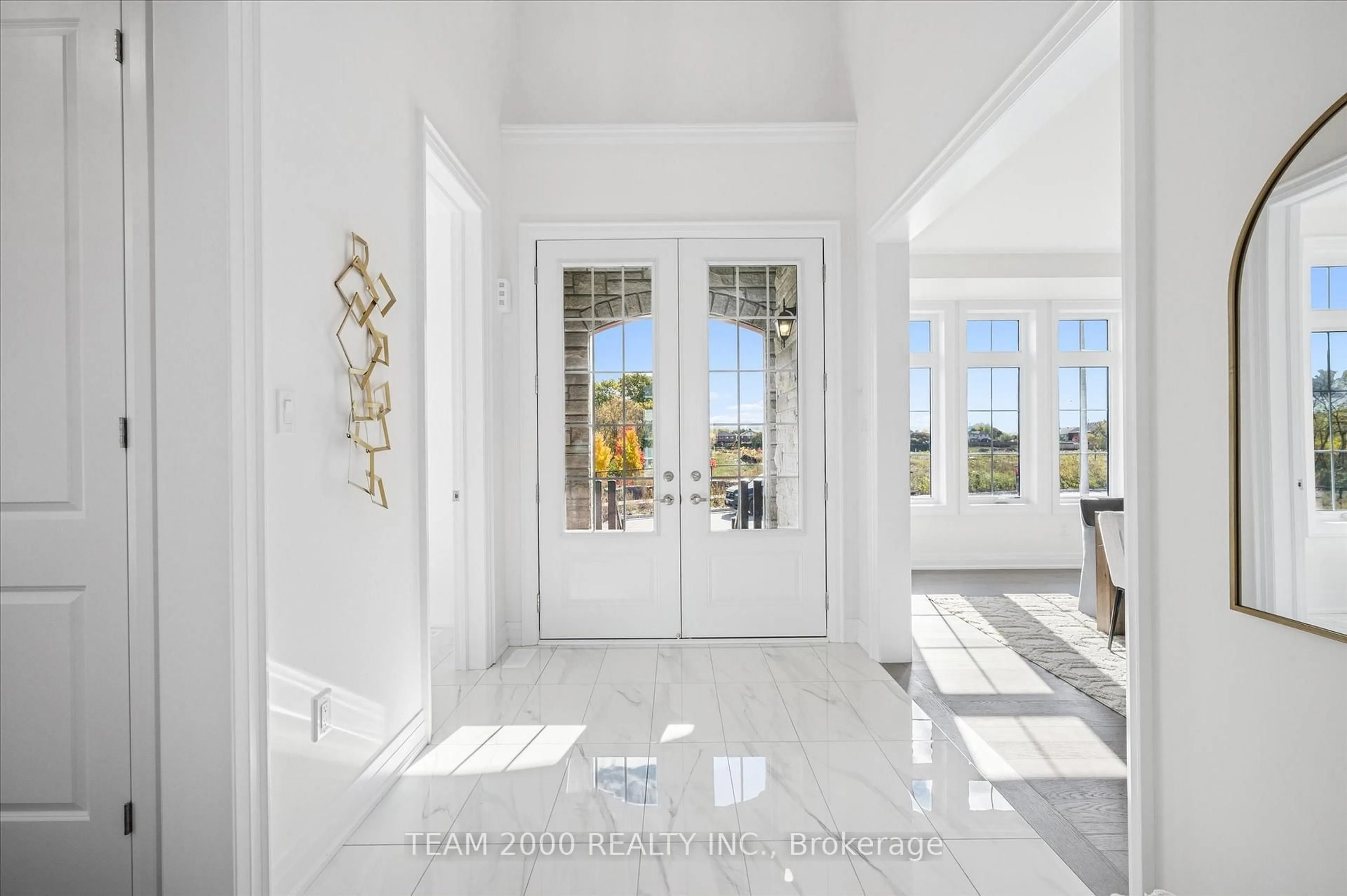 Indoor entryway for 120 Moss Dr, Cambridge Ontario N1T 0H1