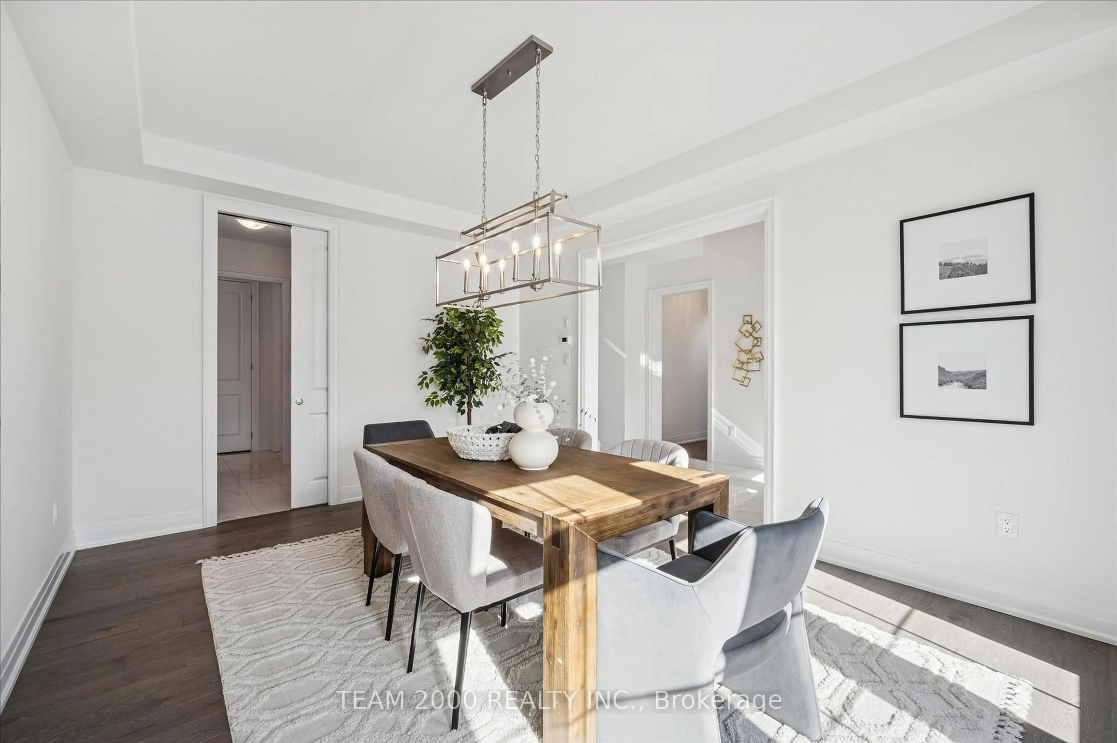 Dining room, wood/laminate floor for 120 Moss Dr, Cambridge Ontario N1T 0H1