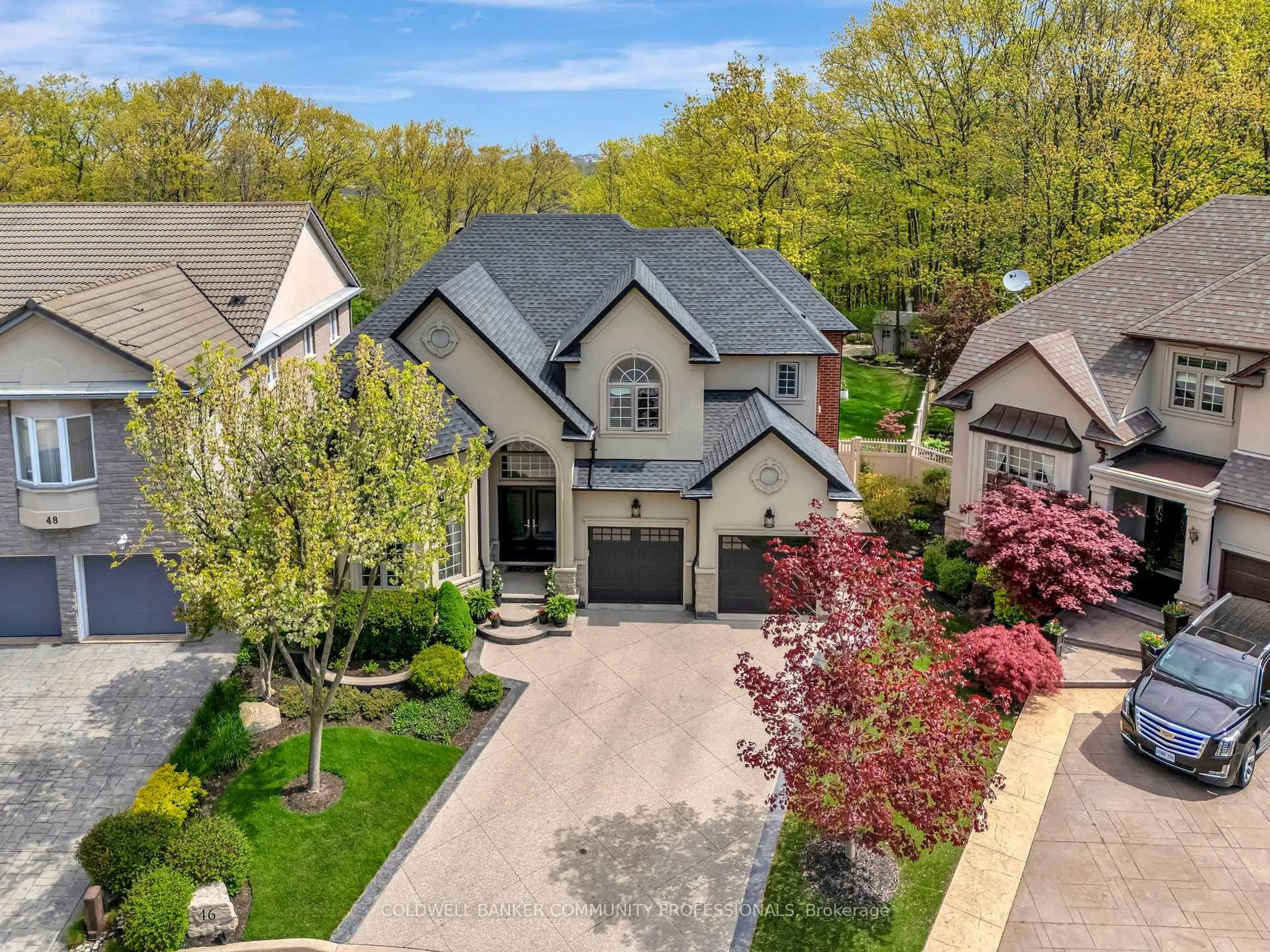 A pic from outside/outdoor area/front of a property/back of a property/a pic from drone, street for 46 Orr Cres, Hamilton Ontario L8G 5C5