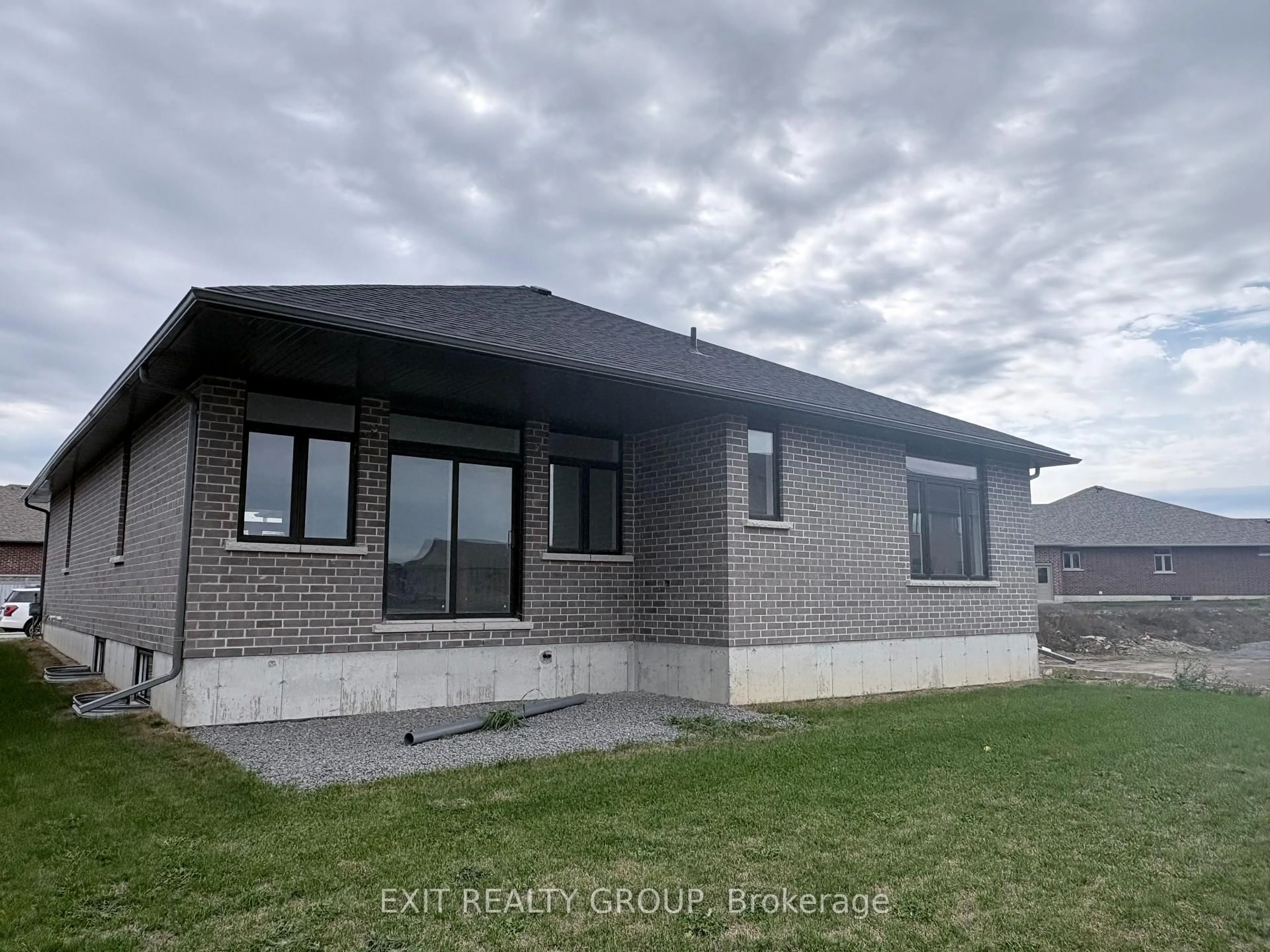 Home with brick exterior material, building for 27 Sulmon St, Belleville Ontario K8N 0S5